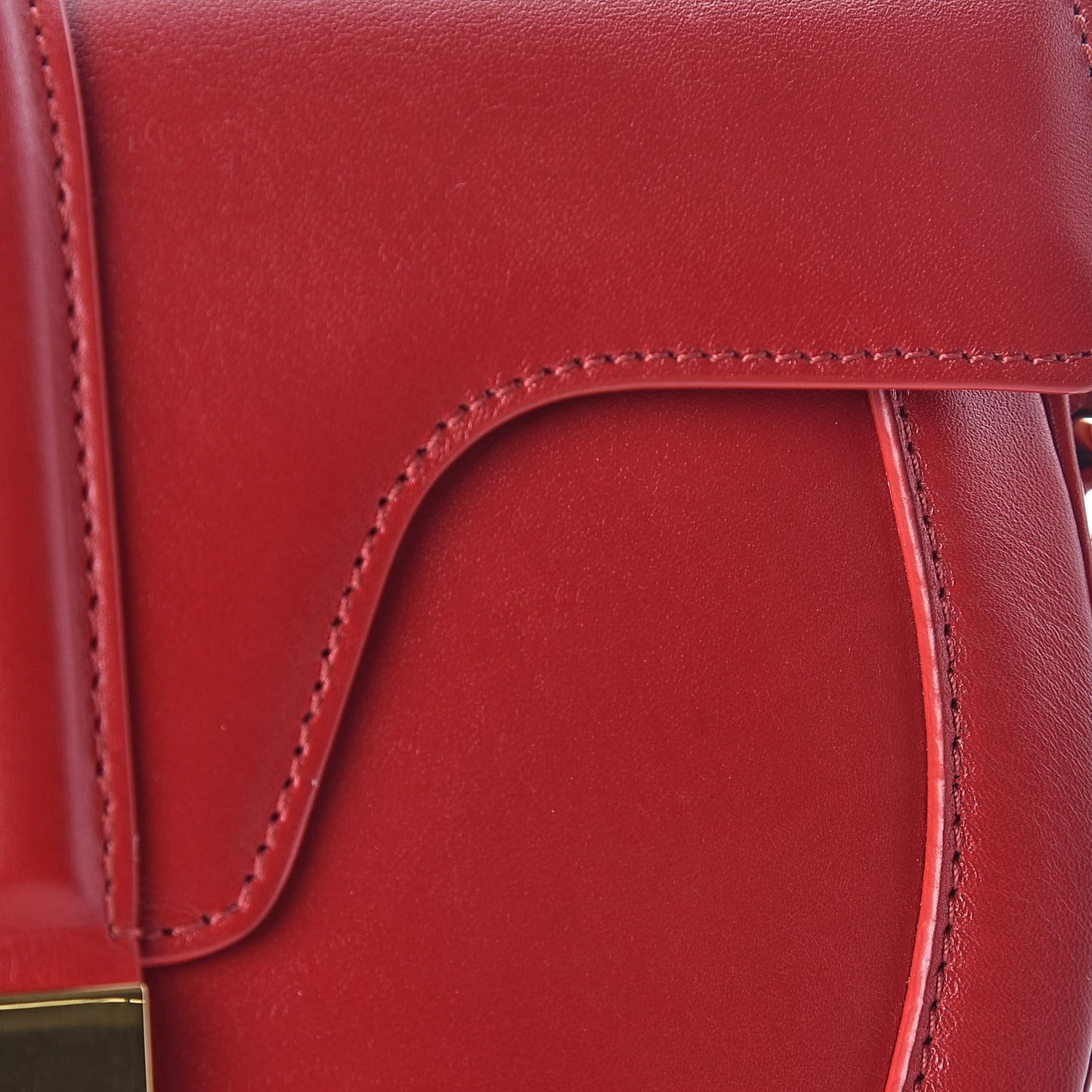 Satinated Calfskin Besace Small 16 Red