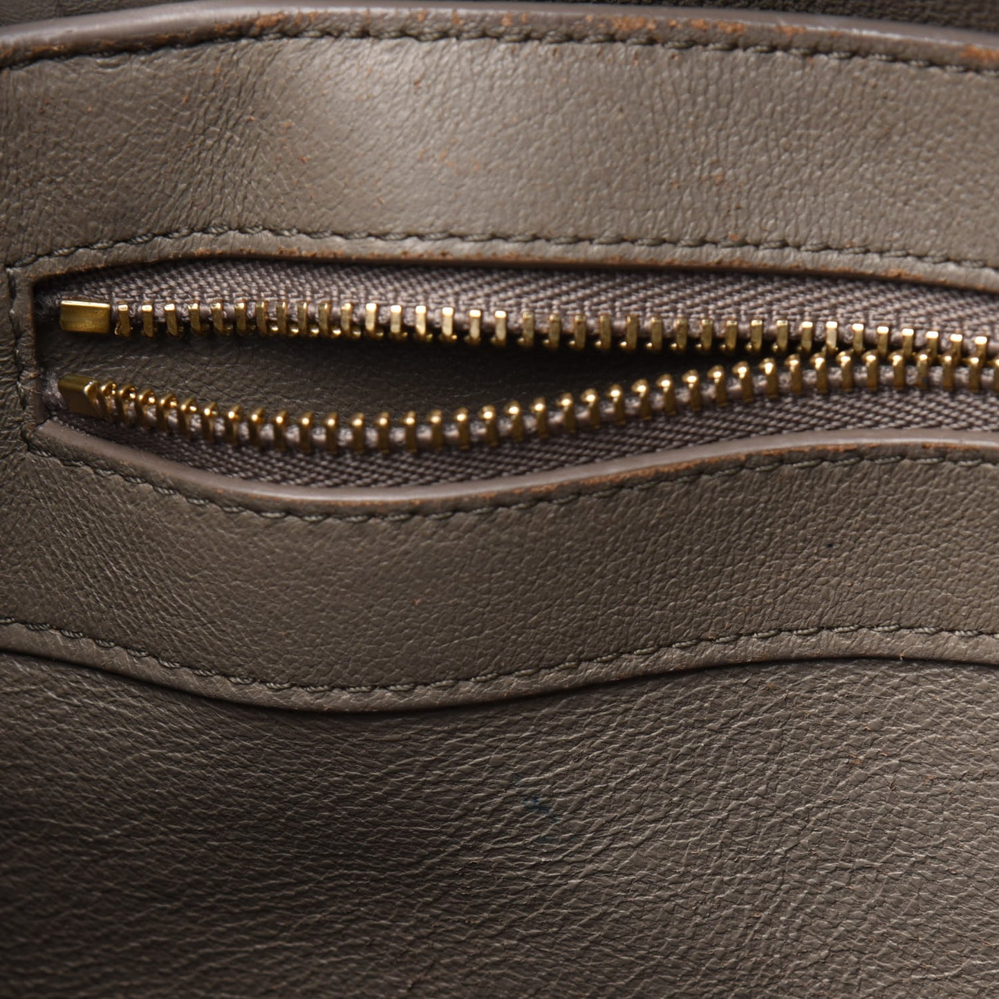 Crocodile Embossed Nubuck Small Belt Cabas Phantom Beige
