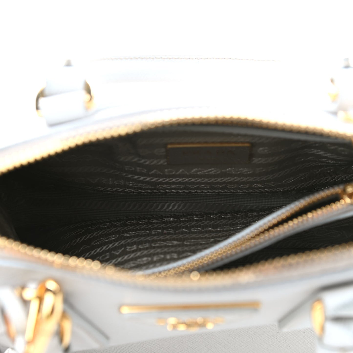 Saffiano Lux Small Promenade Tote Talco