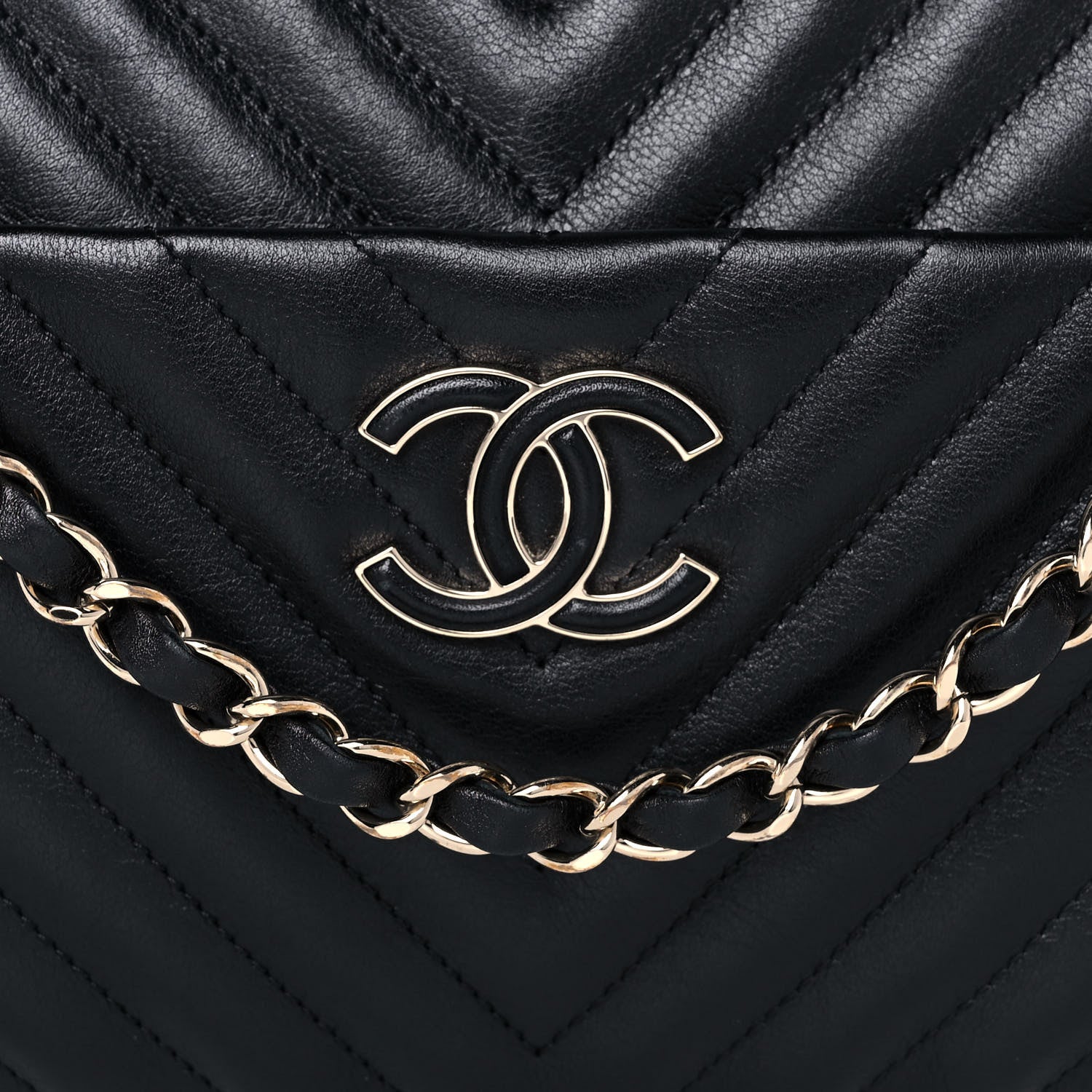 Chanel Calfskin Quilted Daily Chevron Camera Case Black 8 of 10