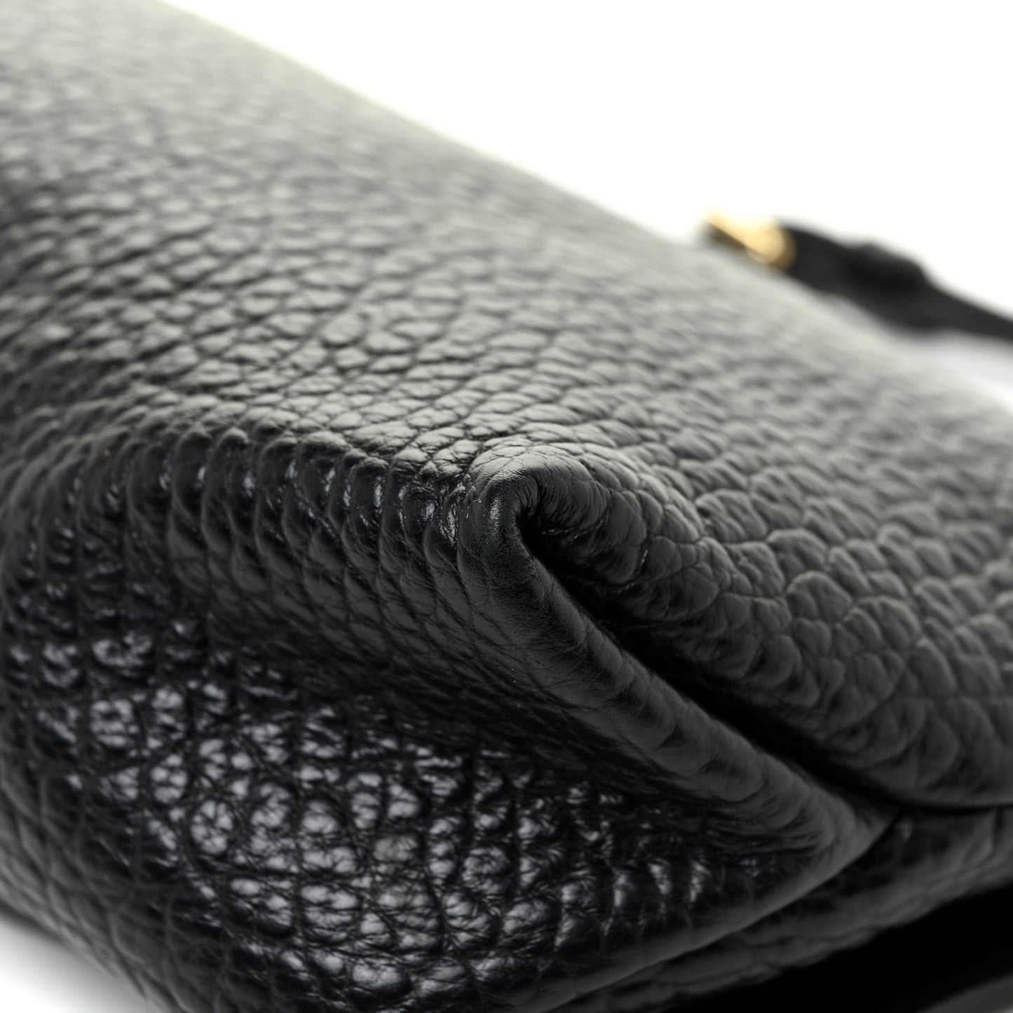 Signature Grain Medium Mildenhall Crossbody Bag Black