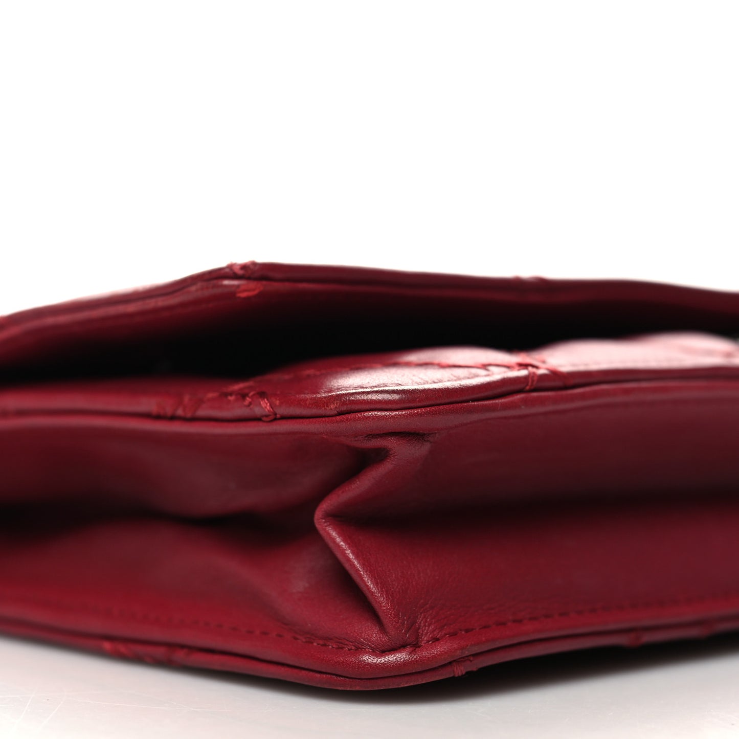 Calfskin Double Stitch Hamptons Wallet On Chain WOC Red