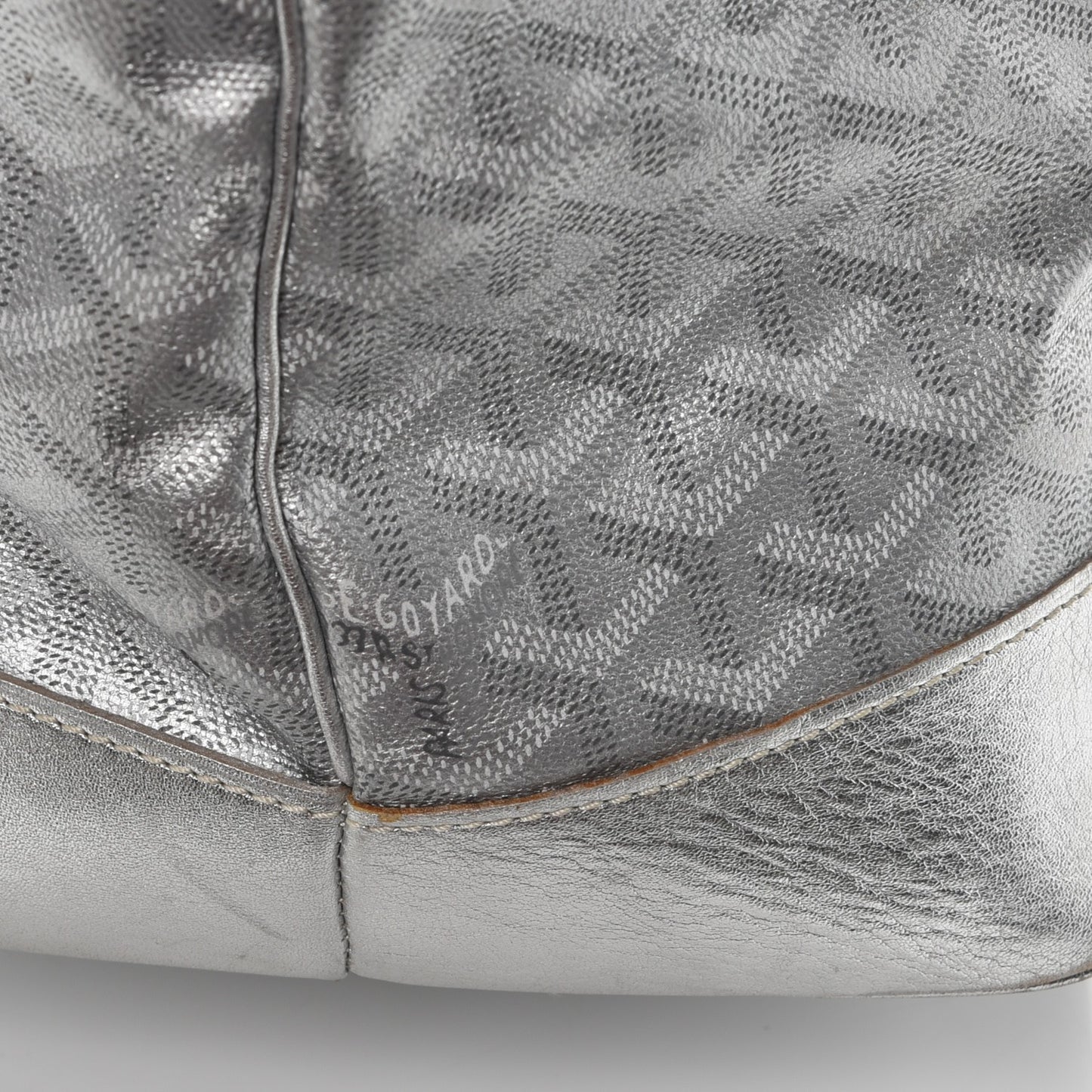 Goyardine Beluga MM Silver
