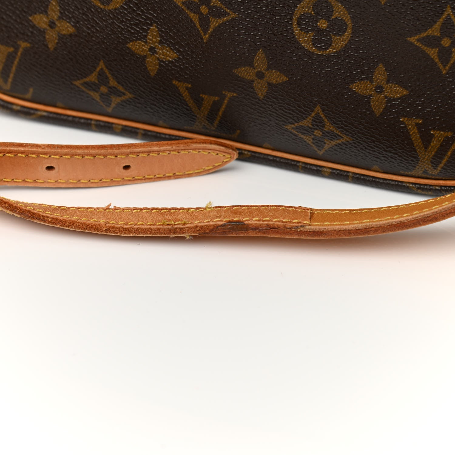 Louis Vuitton Monogram Sac Senlis 12 of 18
