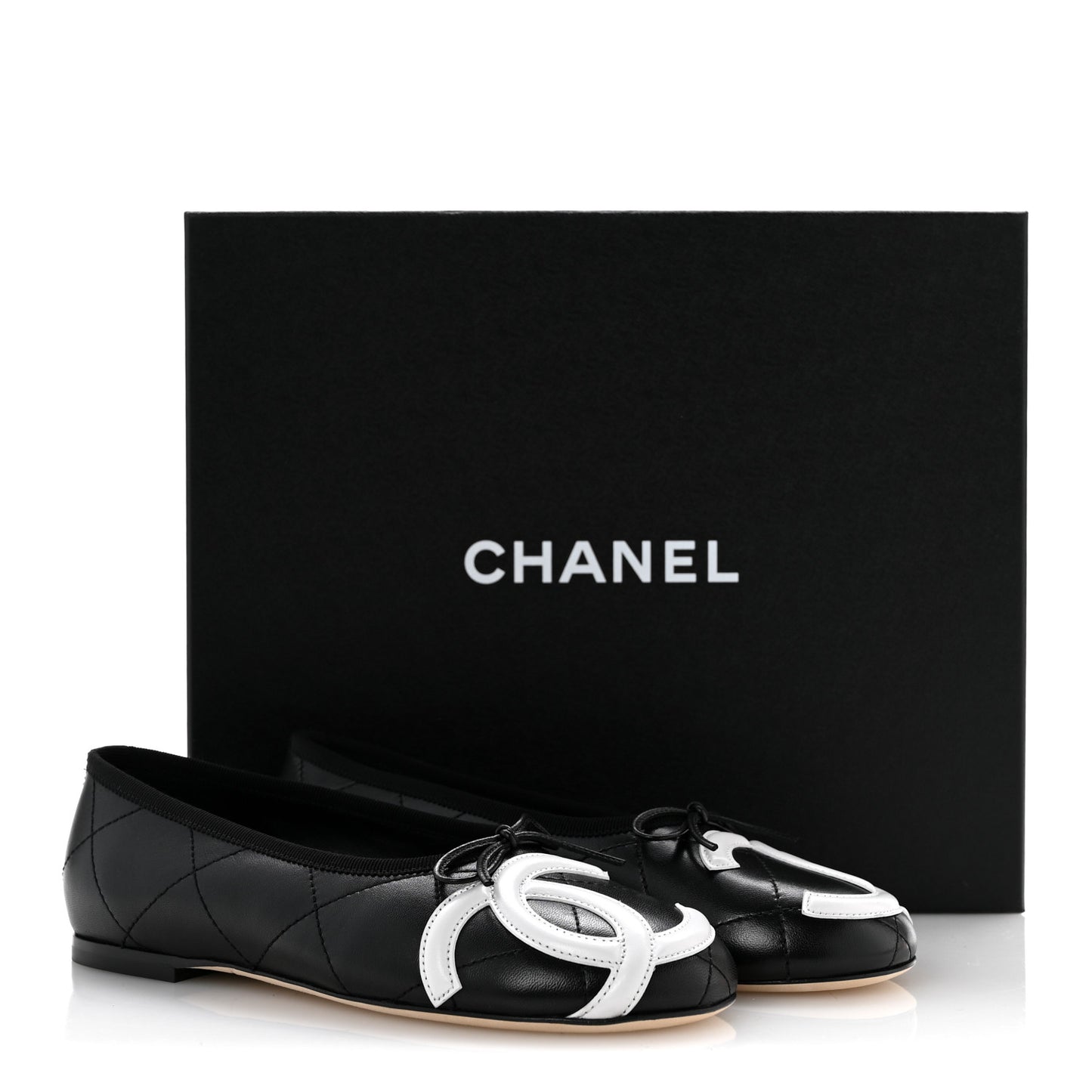 Lambskin Quilted CC Cambon Ballet Flats 36 Black White