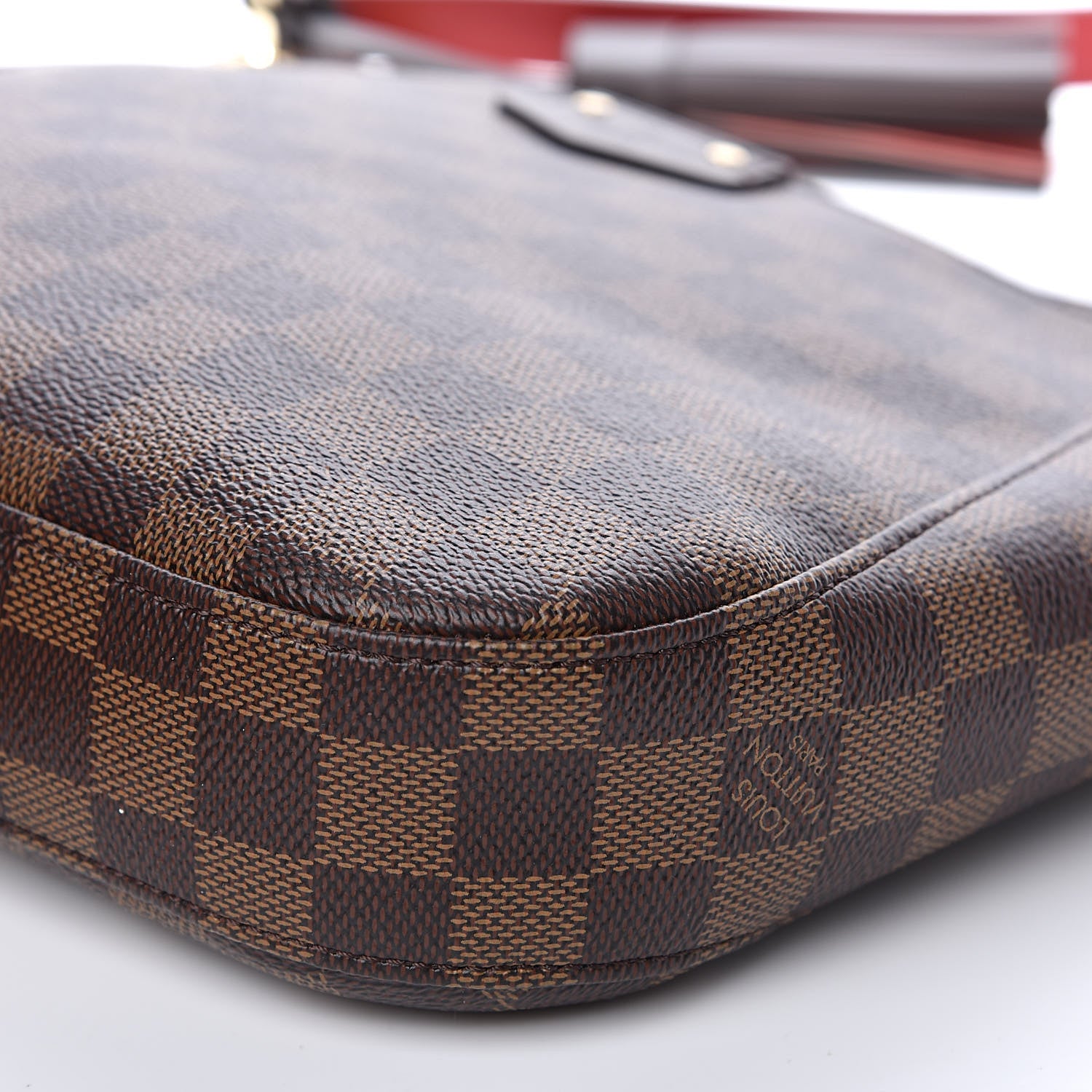 Louis Vuitton Damier Ebene South Bank Besace 9 of 10