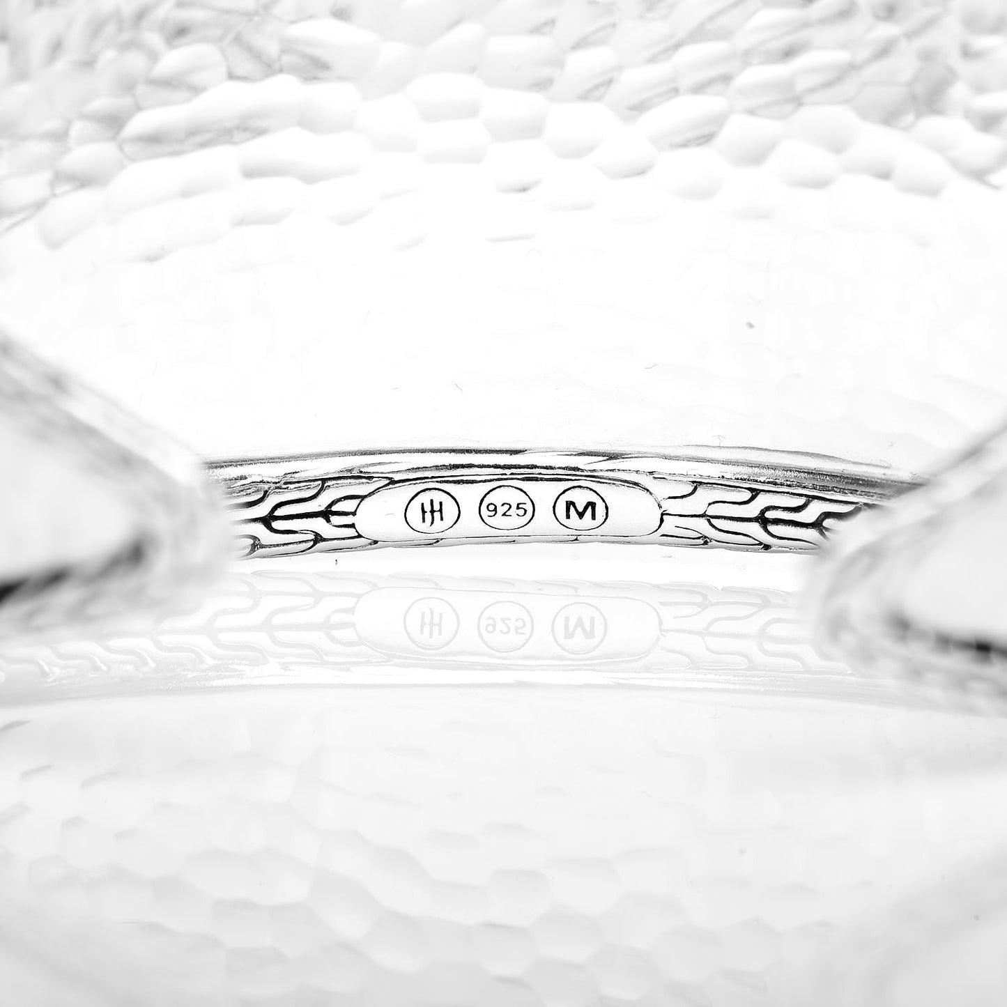 Sterling Silver Classic Chain Hammered Cuff M