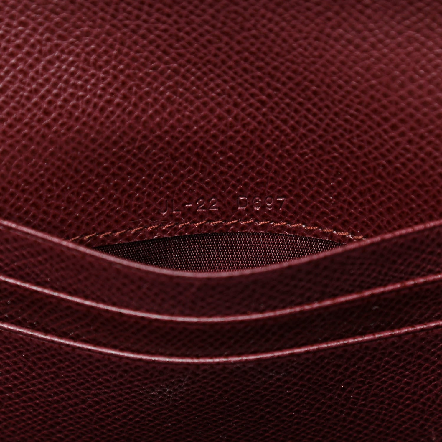 Salvatore Ferragamo Hammered Calfskin Gancio Wallet On Chain Burgundy 7 of 11
