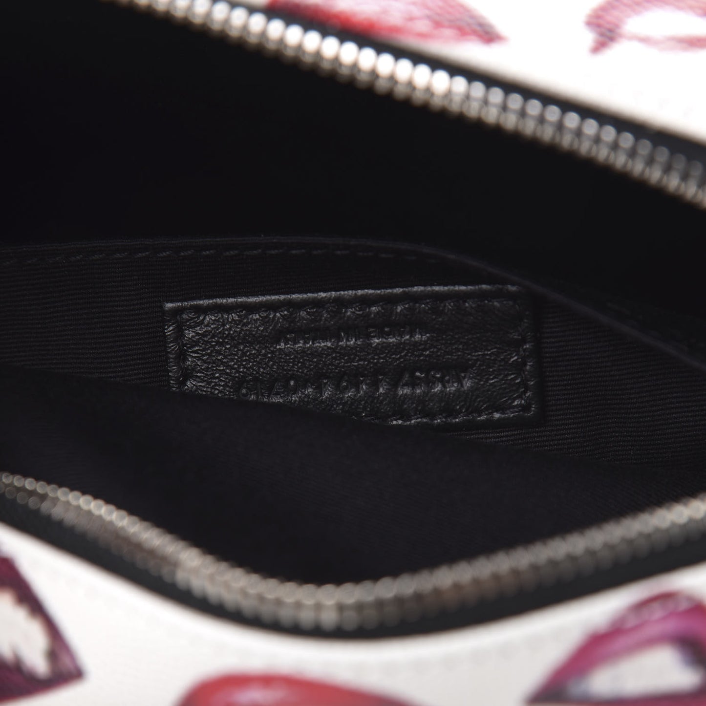Grain De Poudre Lips Print Medium Classic Monogram Camera Bag White Red