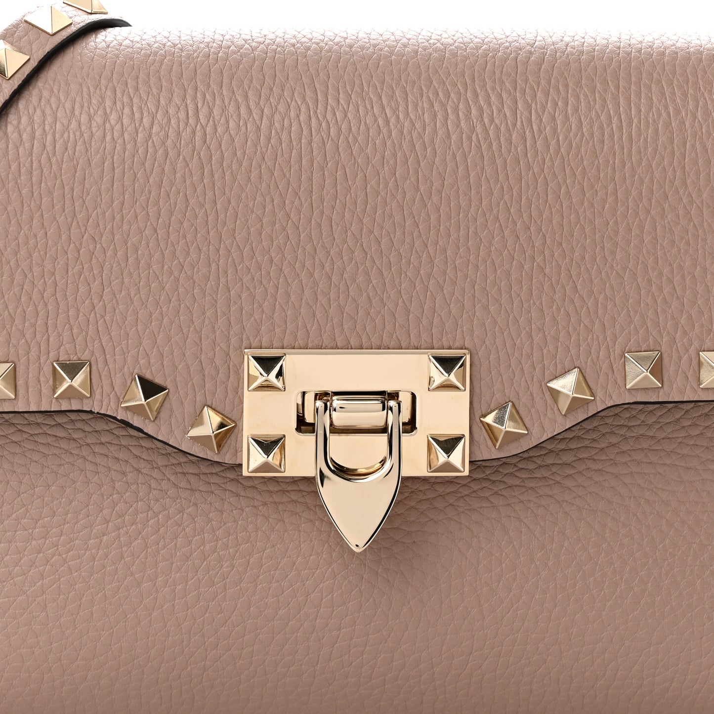 Pebbled Calfskin Medium Rockstud Flip Lock Crossbody Bag Poudre