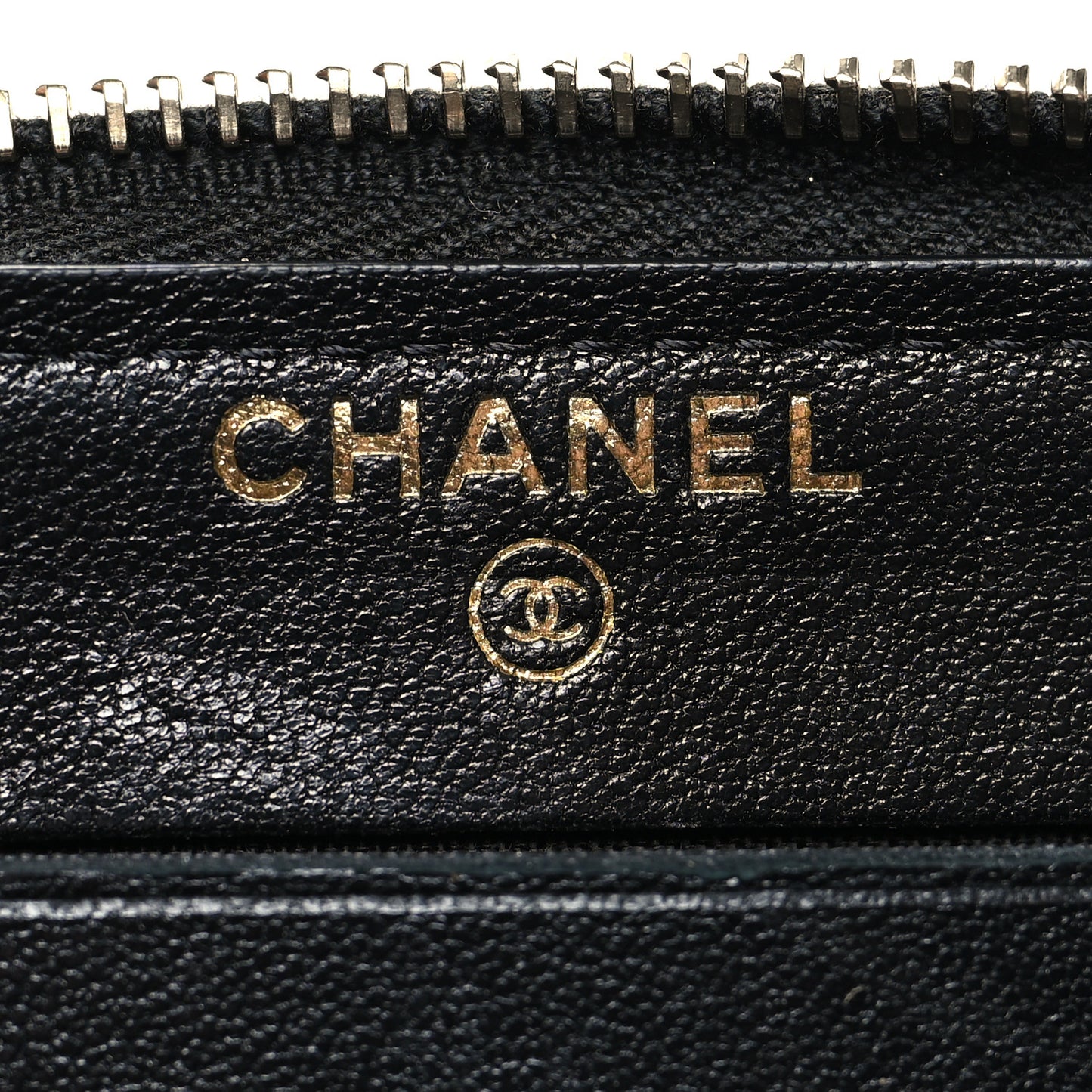 Caviar Sheepskin Chevron Quilted Medium Mademoiselle Vintage Zip Around Wallet Black