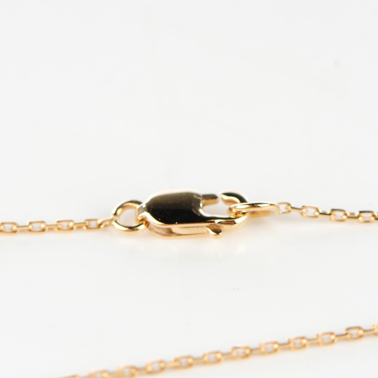 18K Yellow Gold Mother of Pearl Sweet Alhambra Pendant Necklace