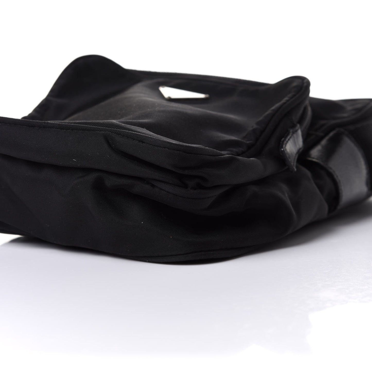 Nylon Flat Messenger Bag Black