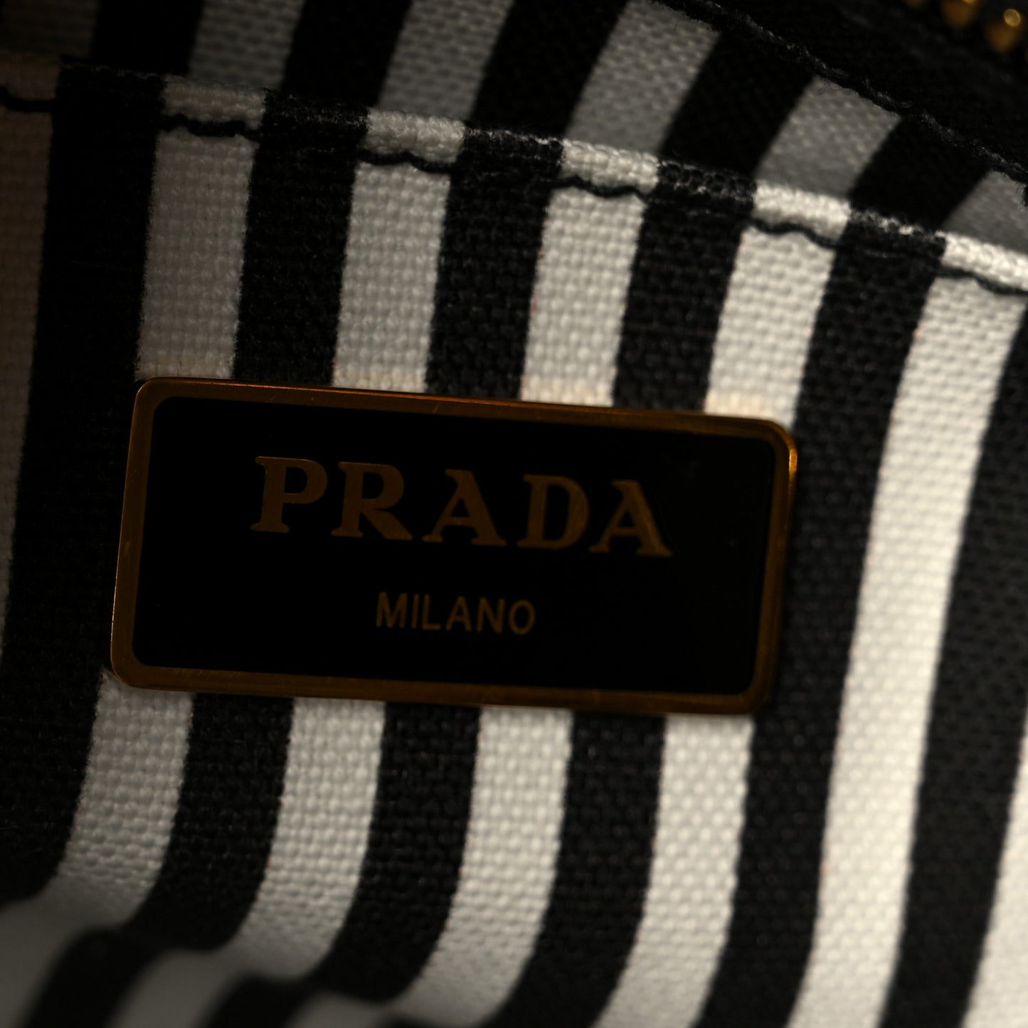 Canapa Small Logo Tote Black Talco