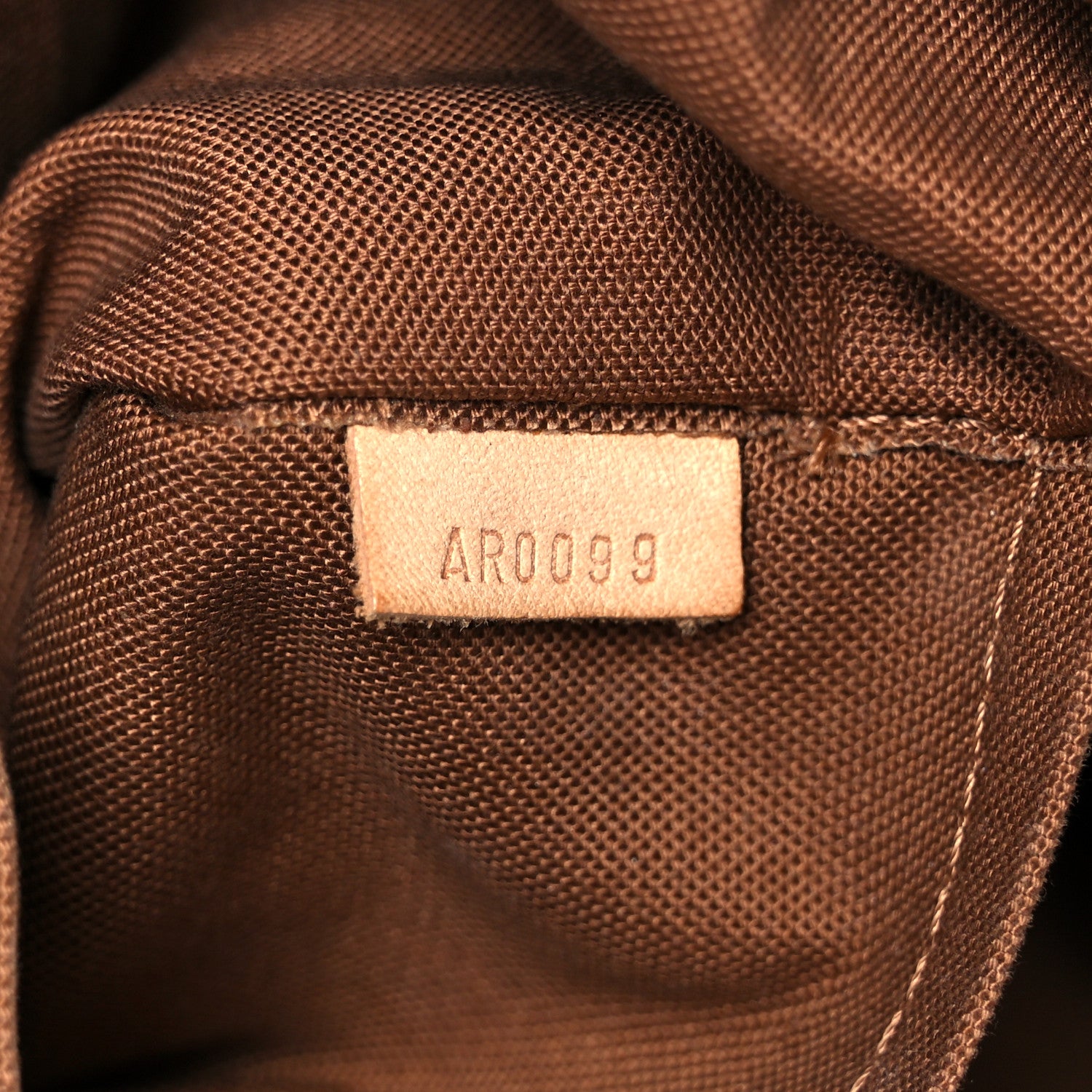 Louis Vuitton Monogram Thames GM 7 of 10