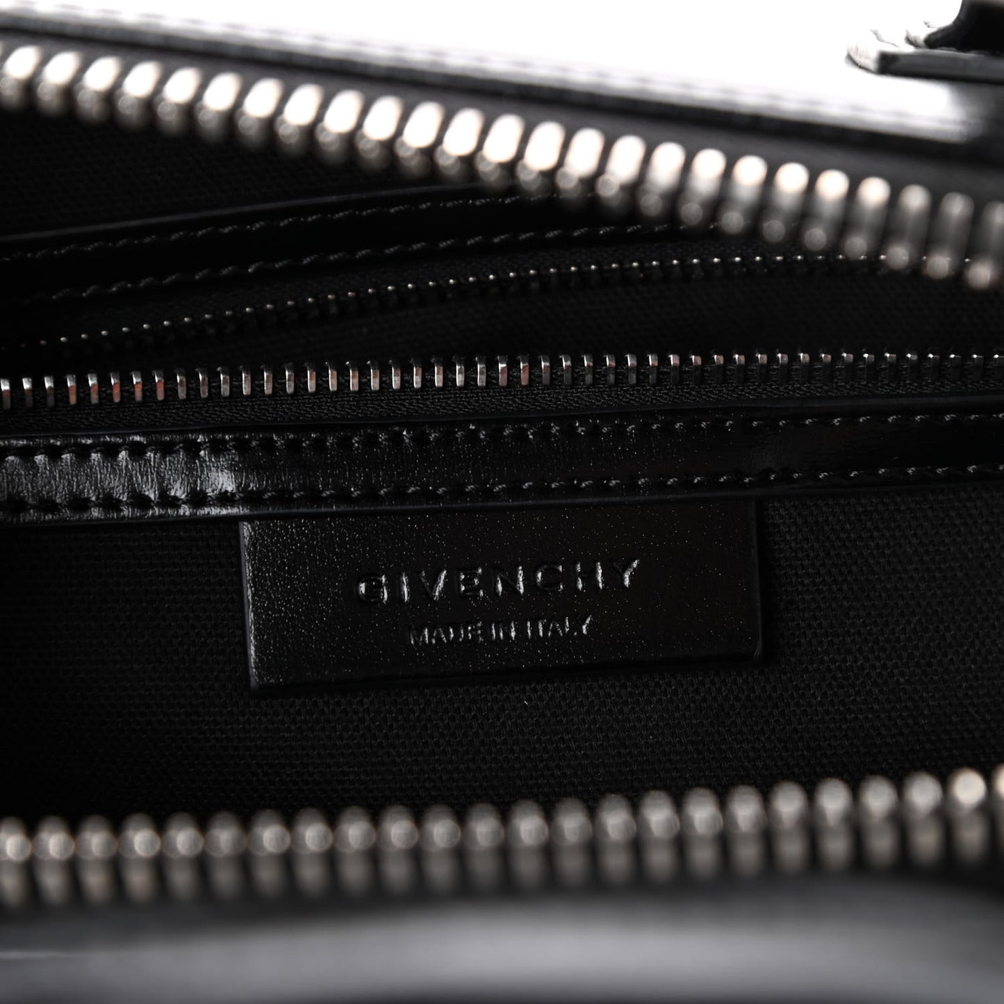 Shiny Lord Calfskin Small Antigona Black