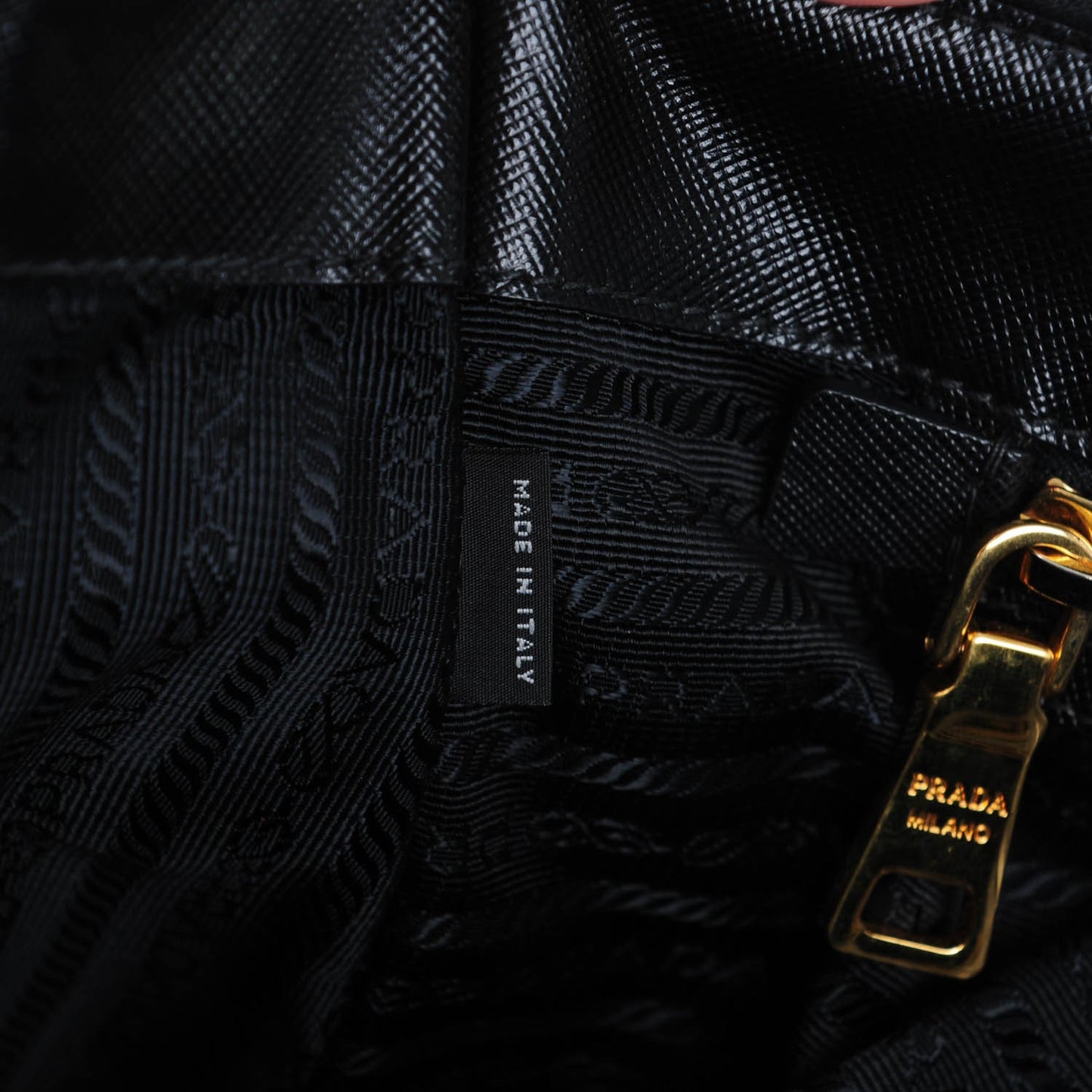 Saffiano Large Galleria Double Zip Tote Black