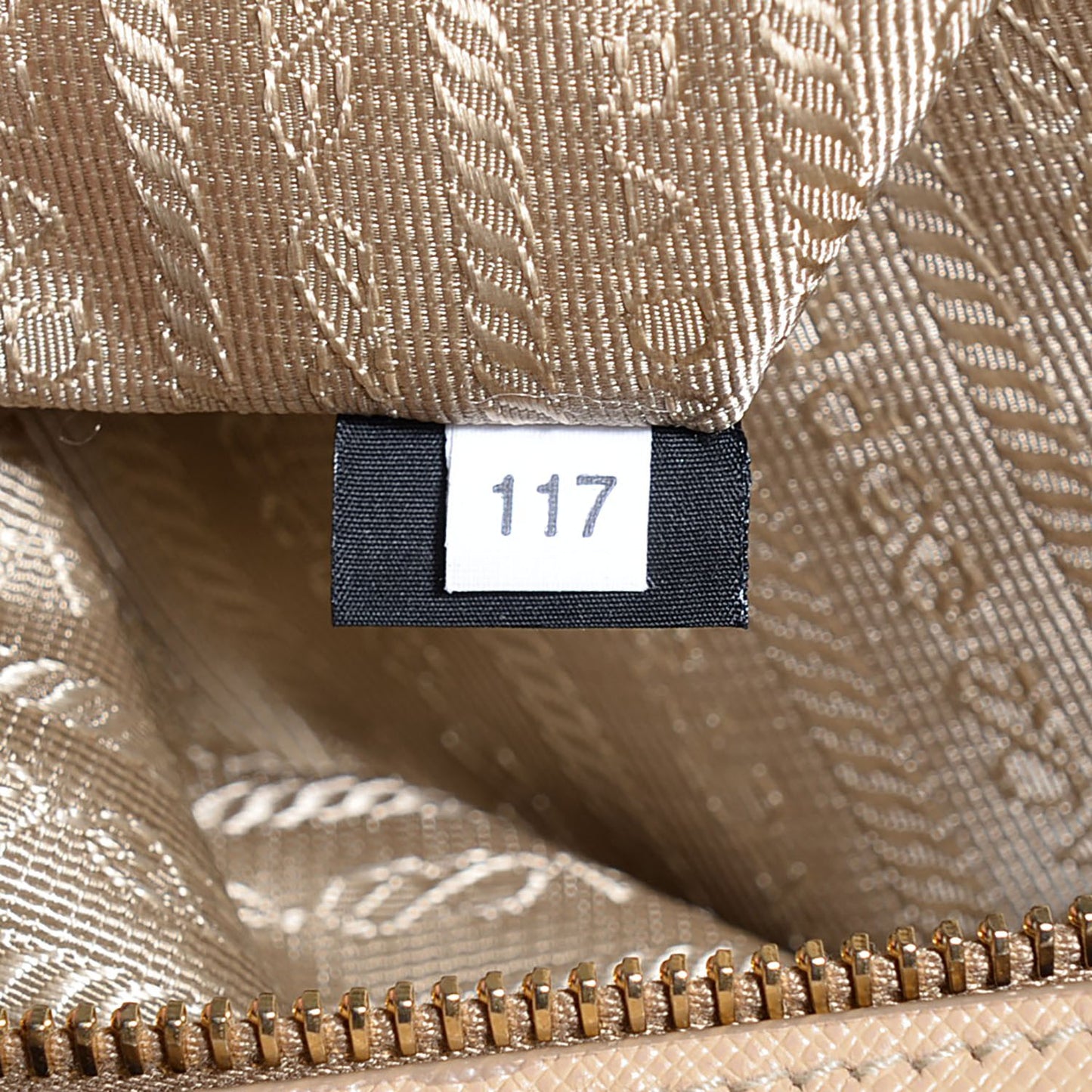 Saffiano Lux Large Tote Sabbia