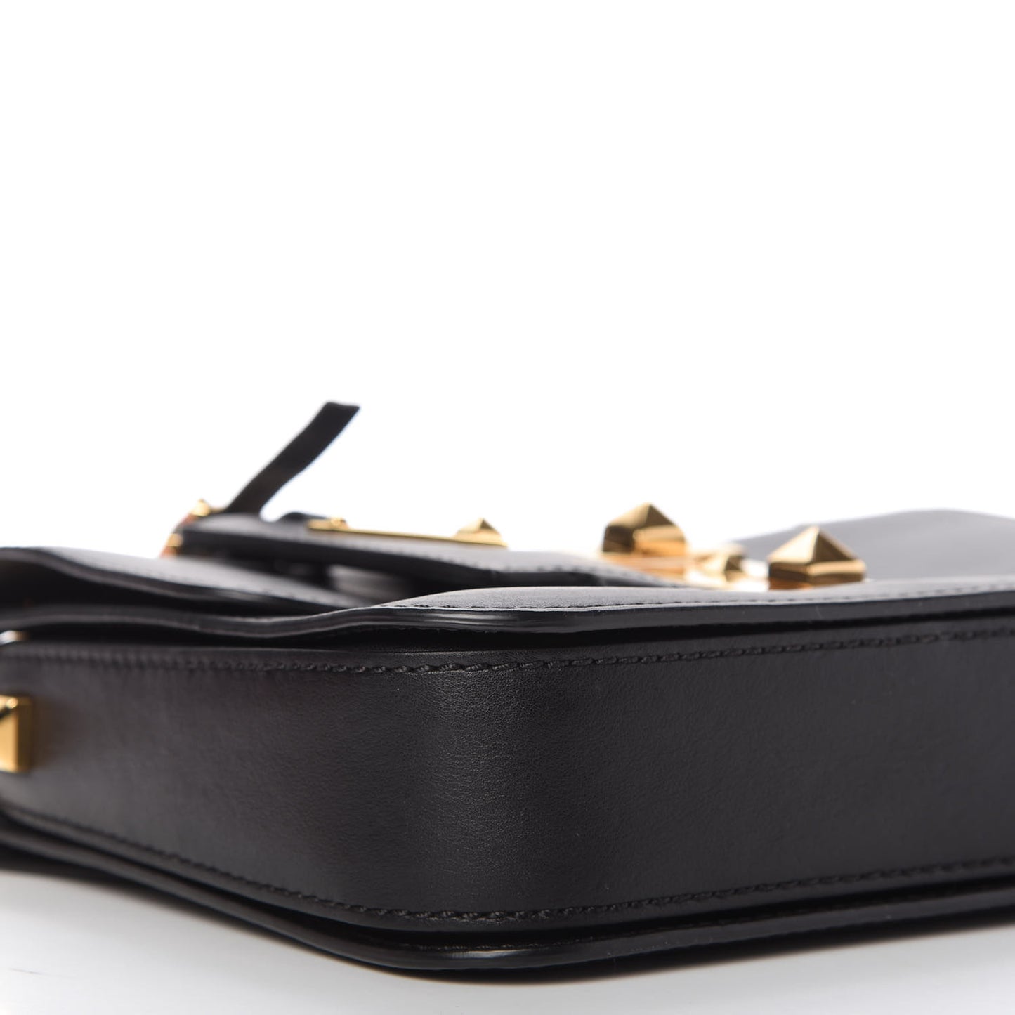 Grained Calfskin B-Rockstud Flap Black