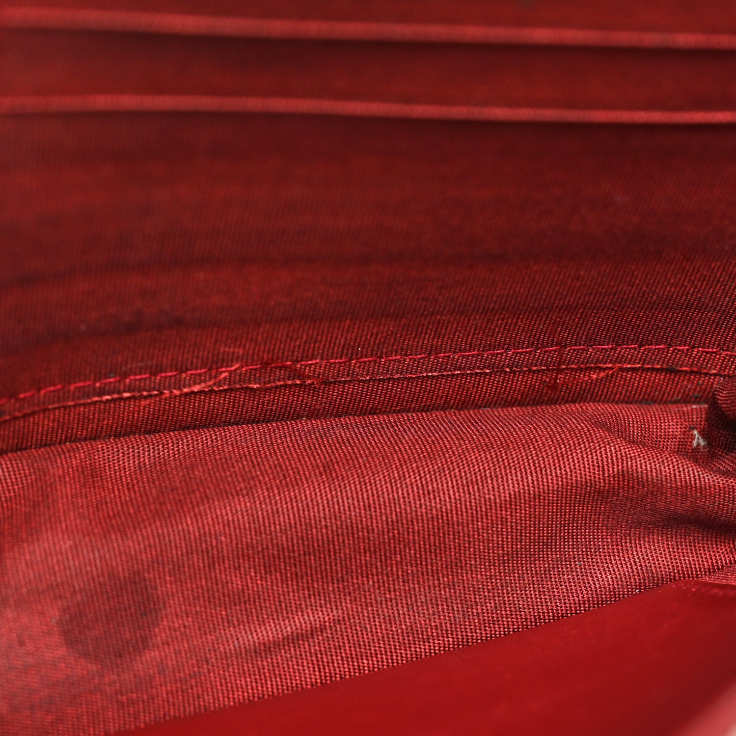 Caviar Quilted Golden Class Wallet On Chain WOC Red