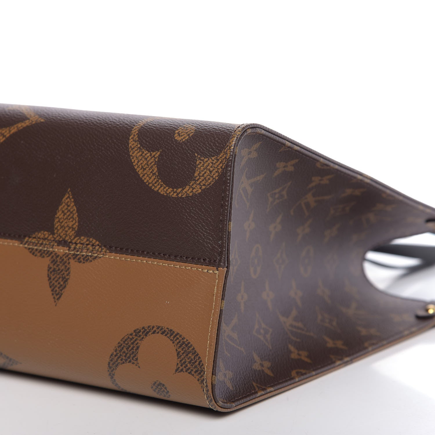 Louis Vuitton Reverse Monogram Giant Onthego MM 8 of 8