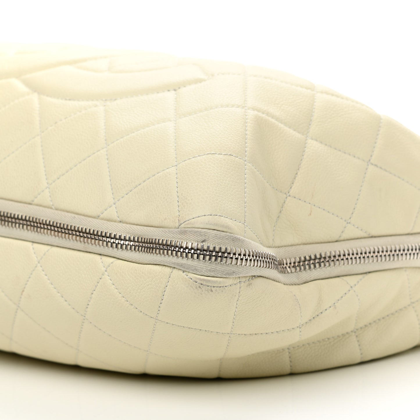 Caviar Quilted Expandable Zip Shoulder Bag White