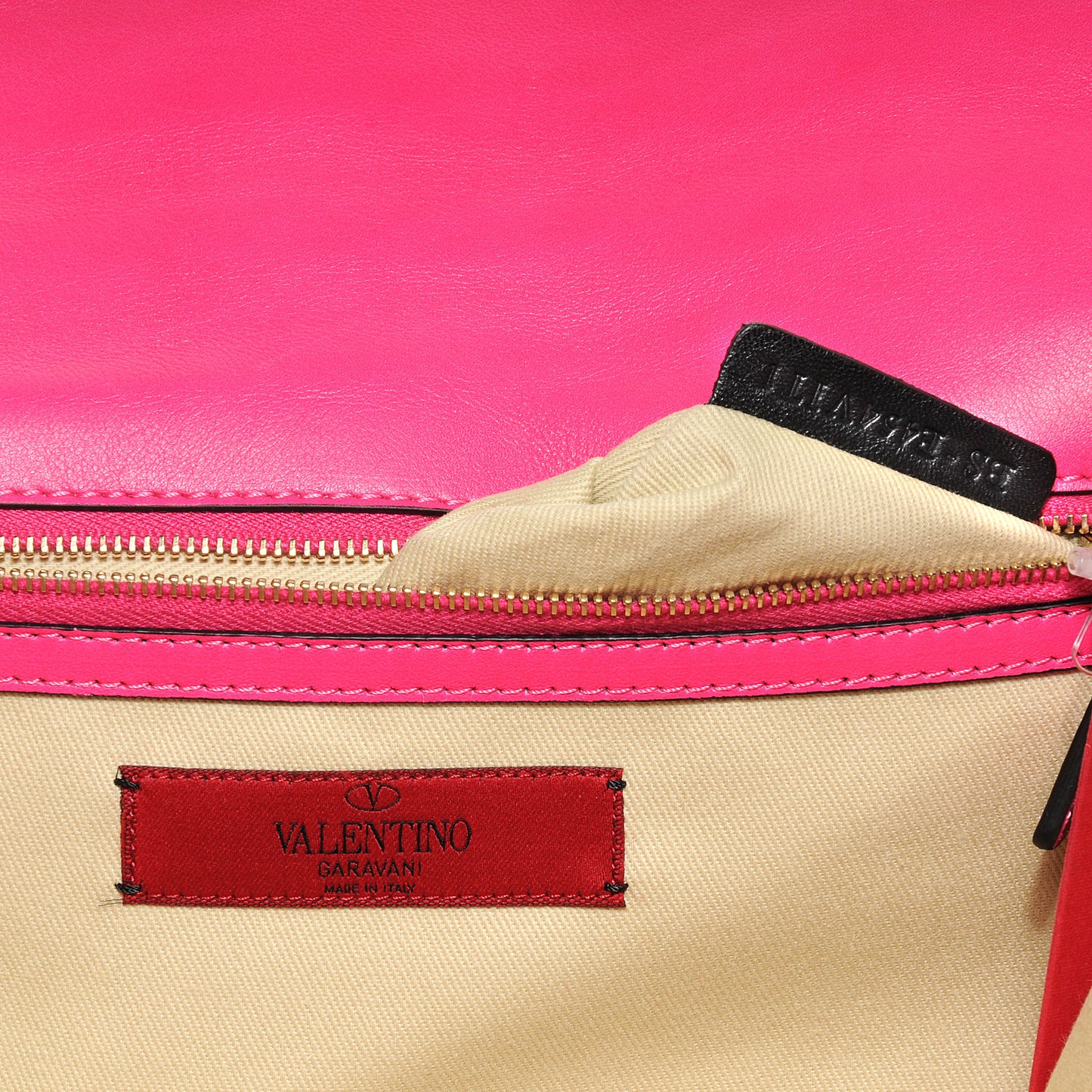 Vitello Large Glam Lock Rockstud Flap Pop Fuxia