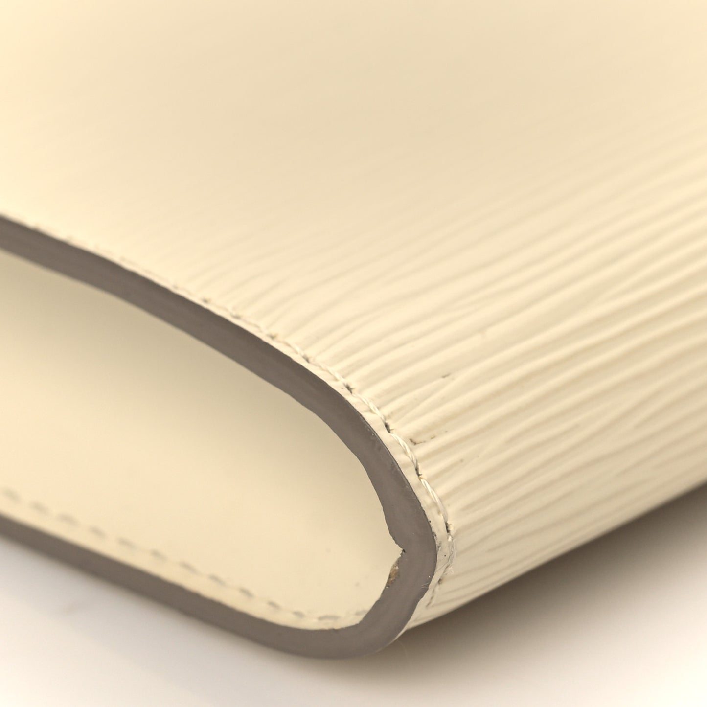 Epi Pochette Accessories 24 Ivory