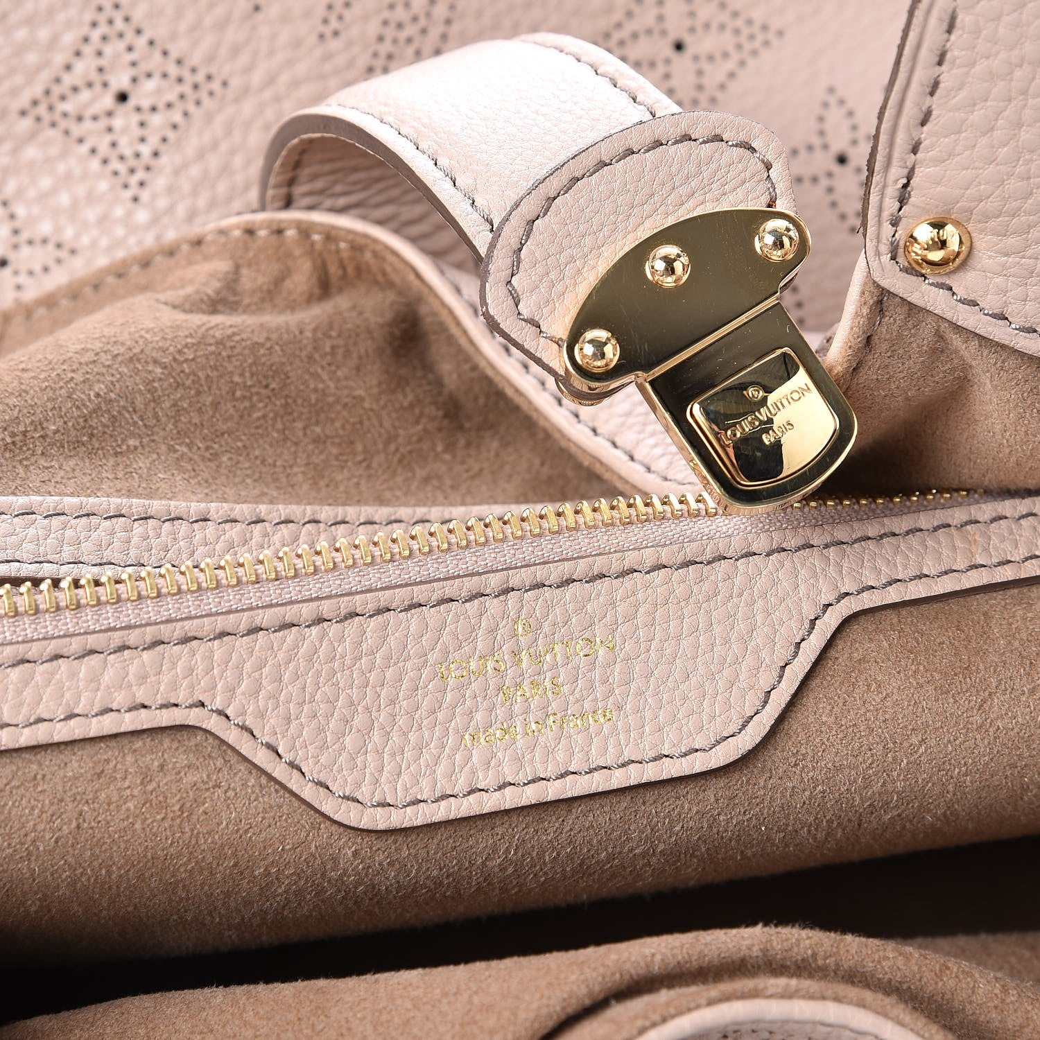Louis Vuitton Mahina XL Sable 6 of 7
