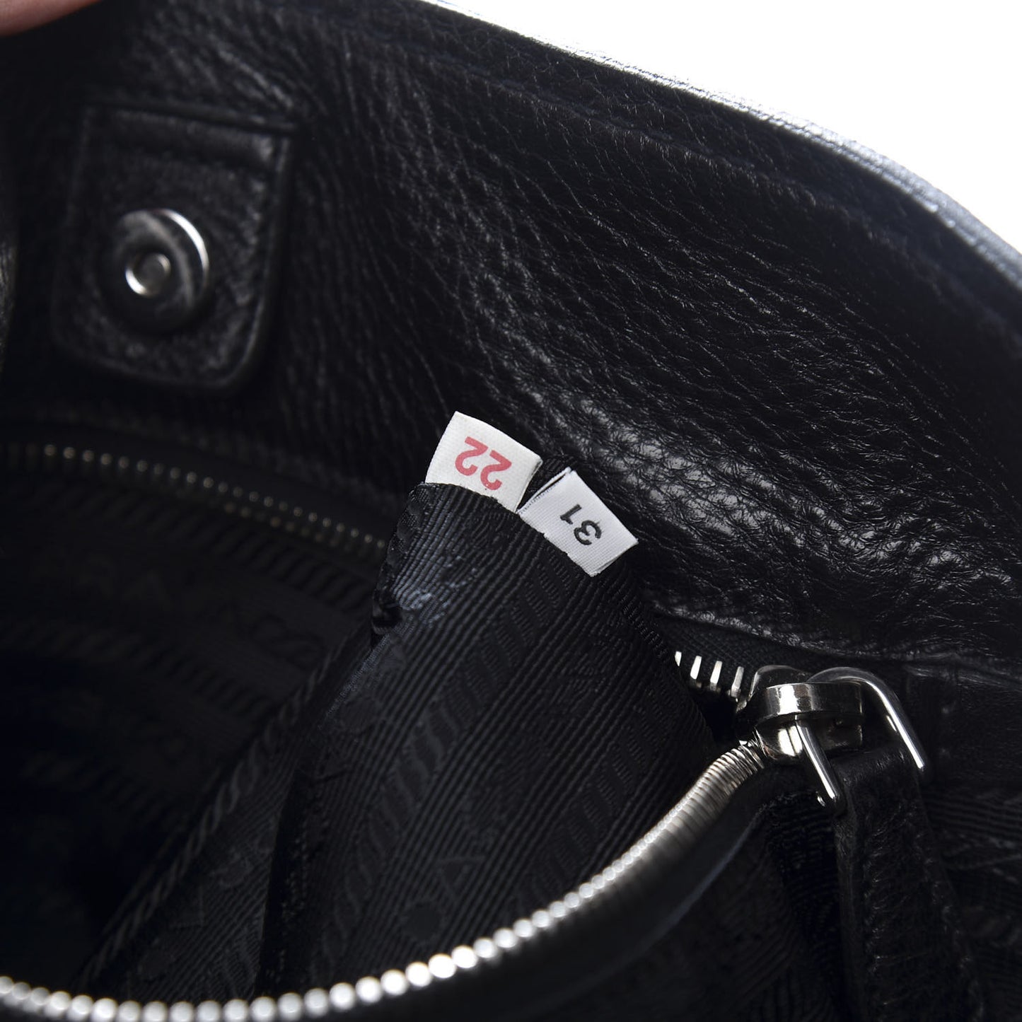 Vitello Daino Tote Black