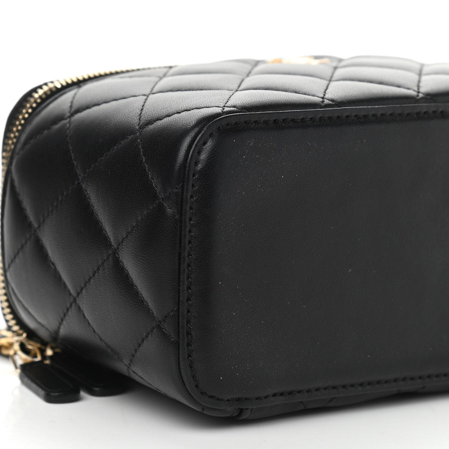 Lambskin Quilted Small Pearl Crush Vanity Case With Chain Black