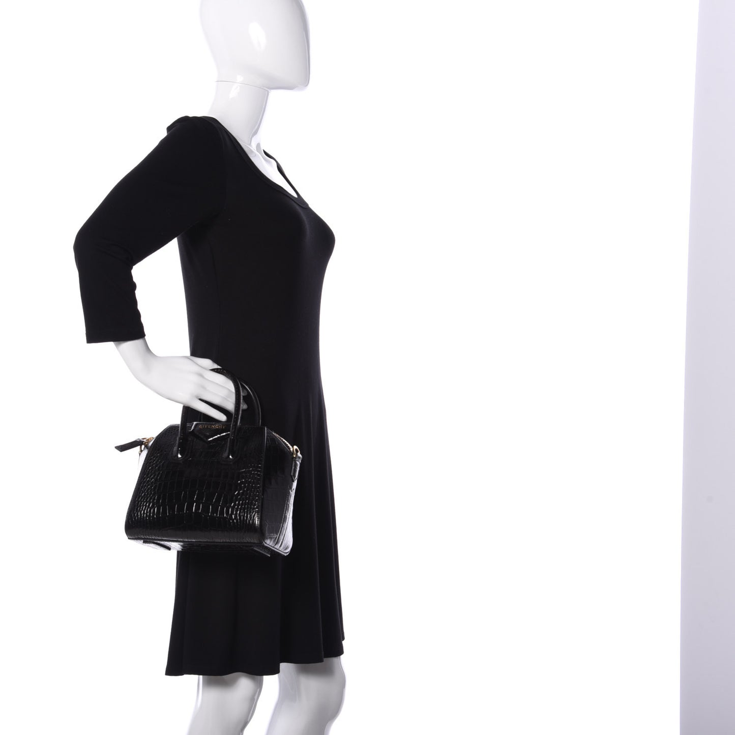 Calfskin Crocodile Embossed Mini Antigona Black