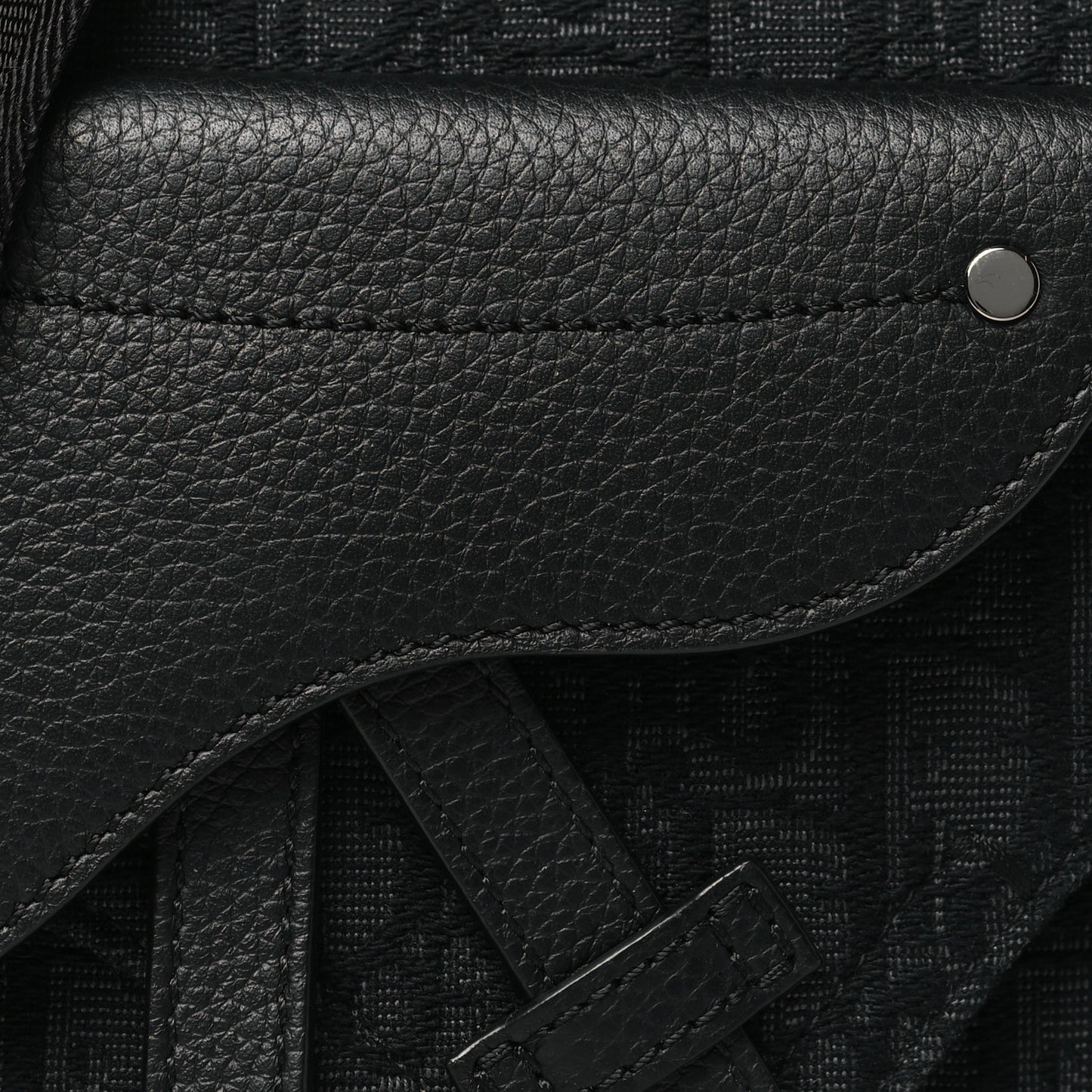 Oblique Saddle Messenger Pouch Black