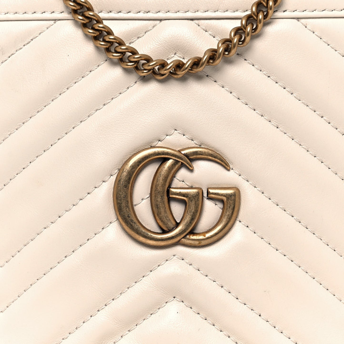 Calfskin Matelasse Mini GG Marmont 2.0 Bucket Bag White