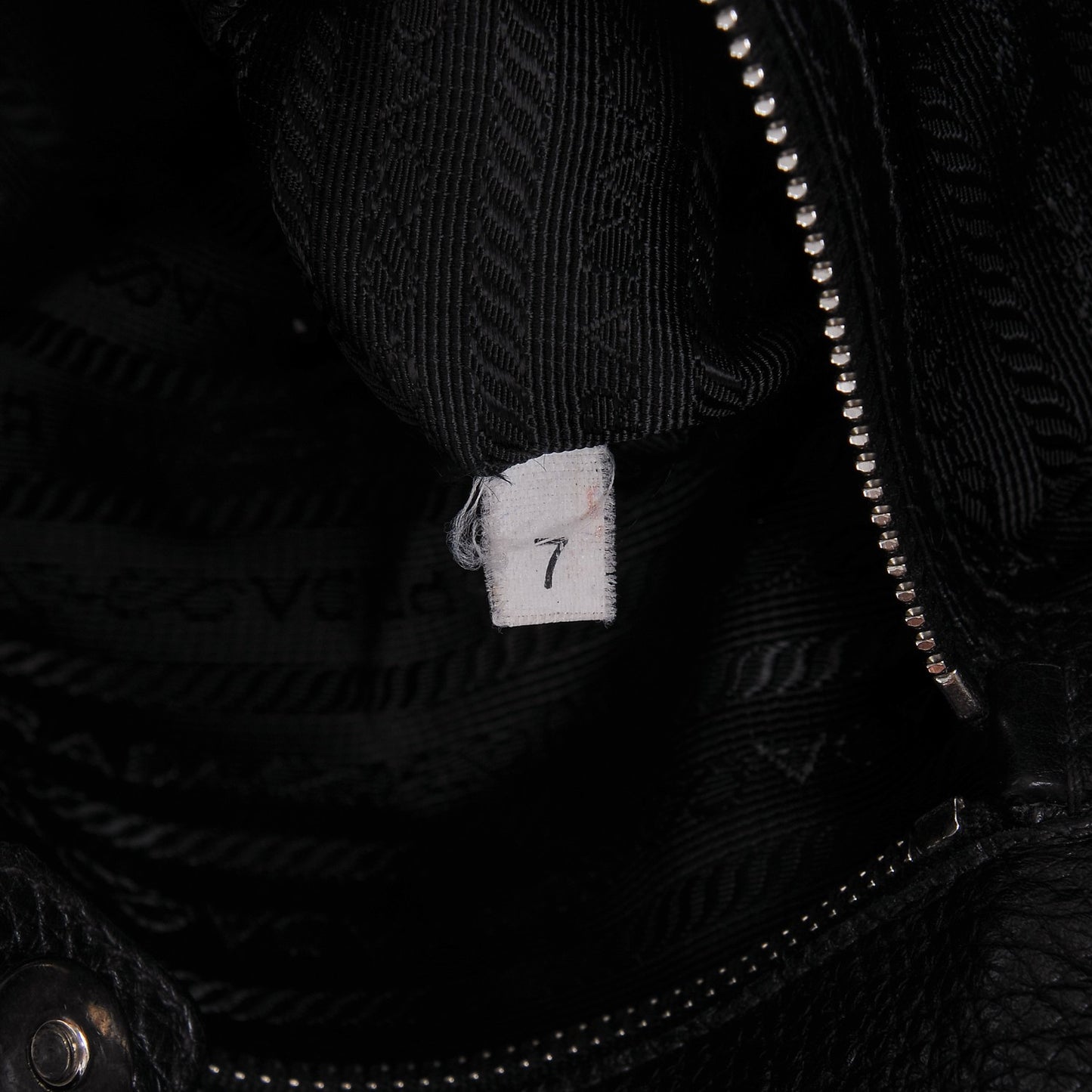 Vitello Daino Shoulder Bag Nero Black