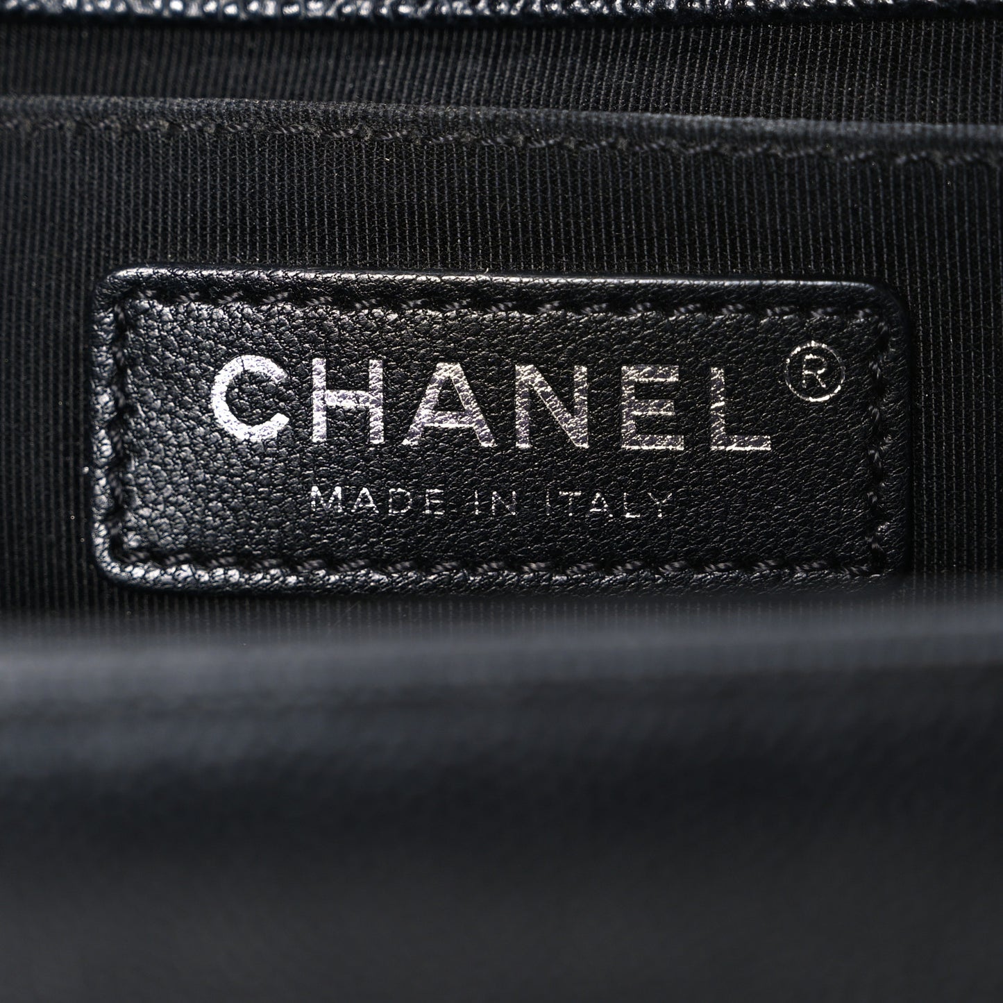 Caviar Quilted Medium Boy Flap Black