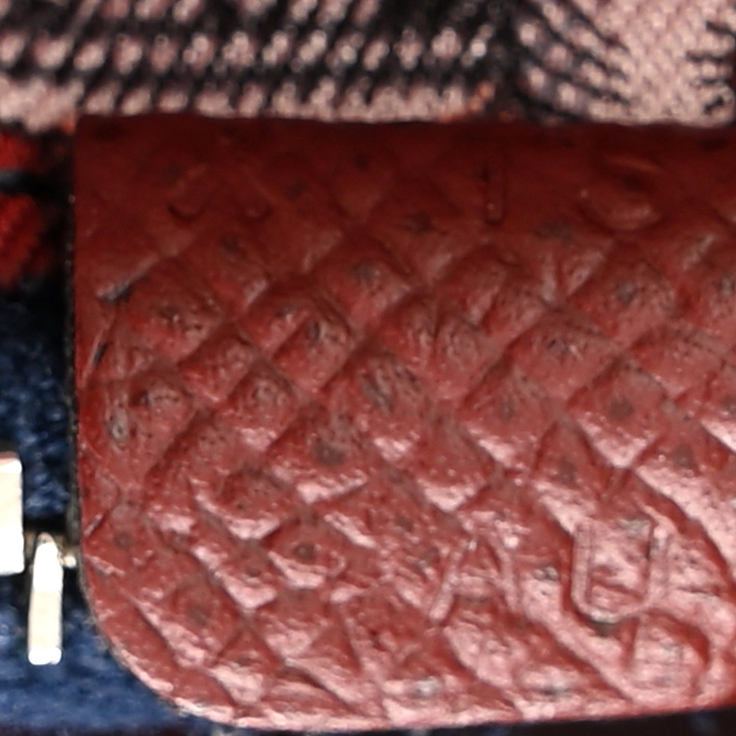 Epsom Silk'In Compact Wallet Rouge H