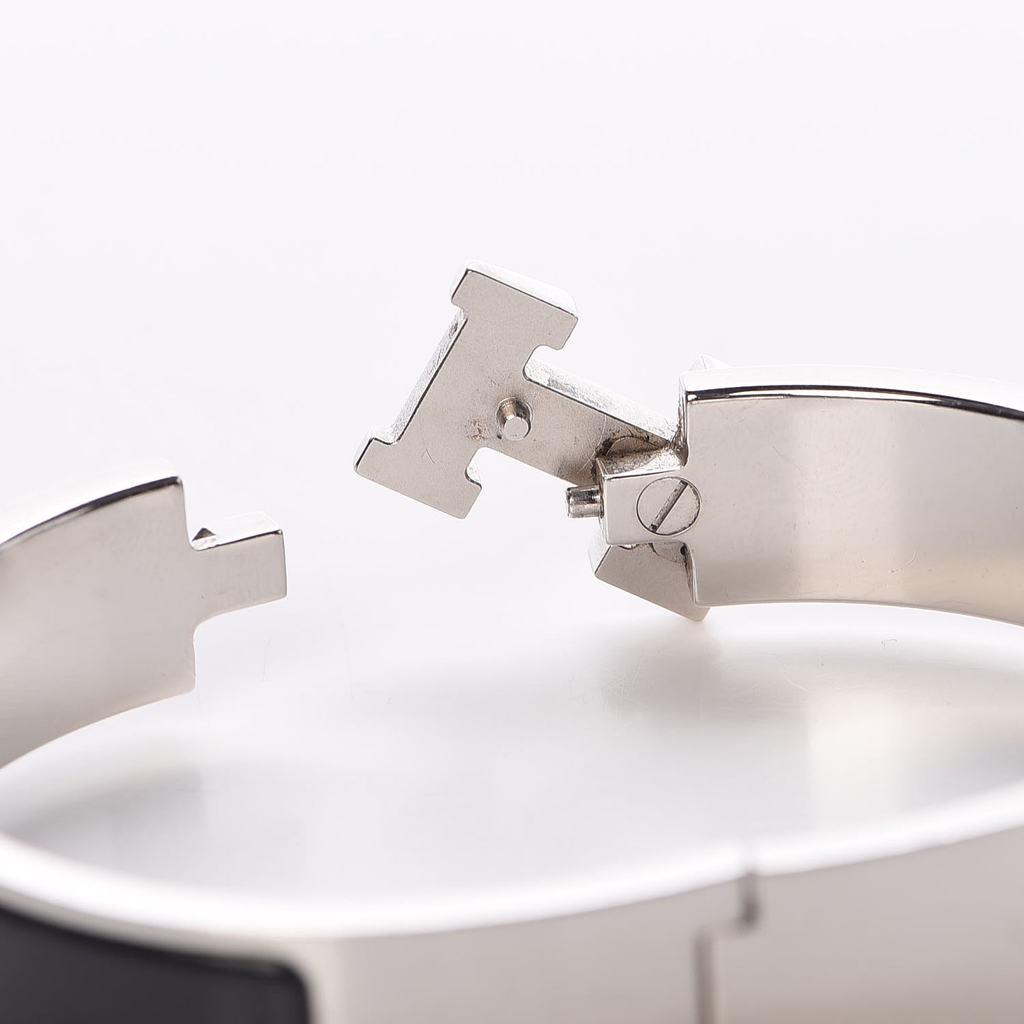 Enamel Narrow Clic Clac H Bracelet PM Black