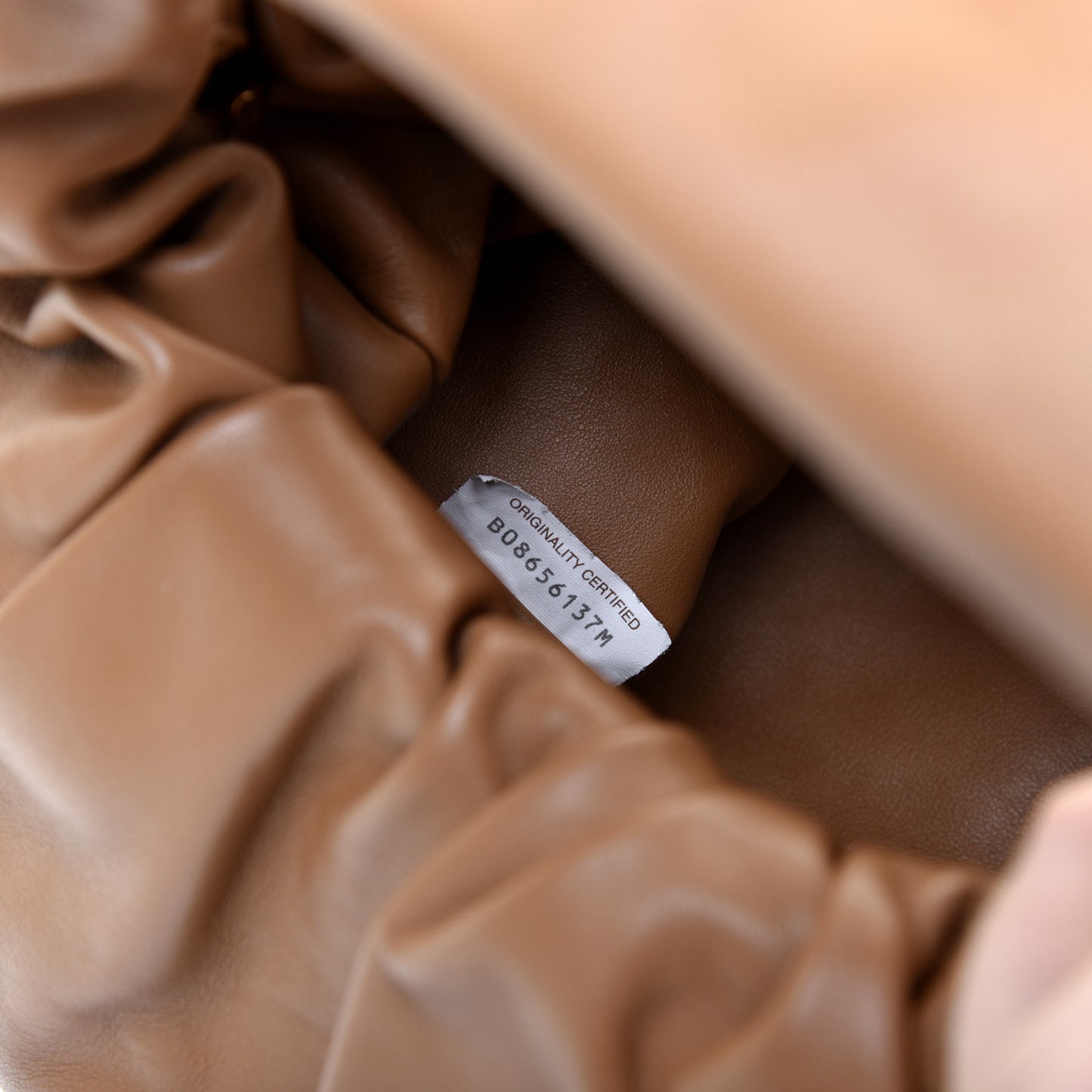Smooth Butter Calfskin Small The Shoulder Pouch Cammello