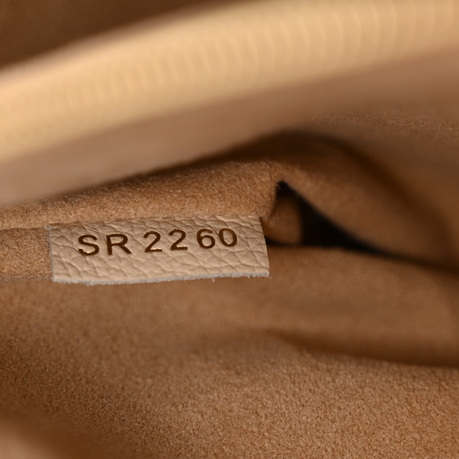 Louis Vuitton Calfskin Monogram Tufting On My Side Galet 7 of 14