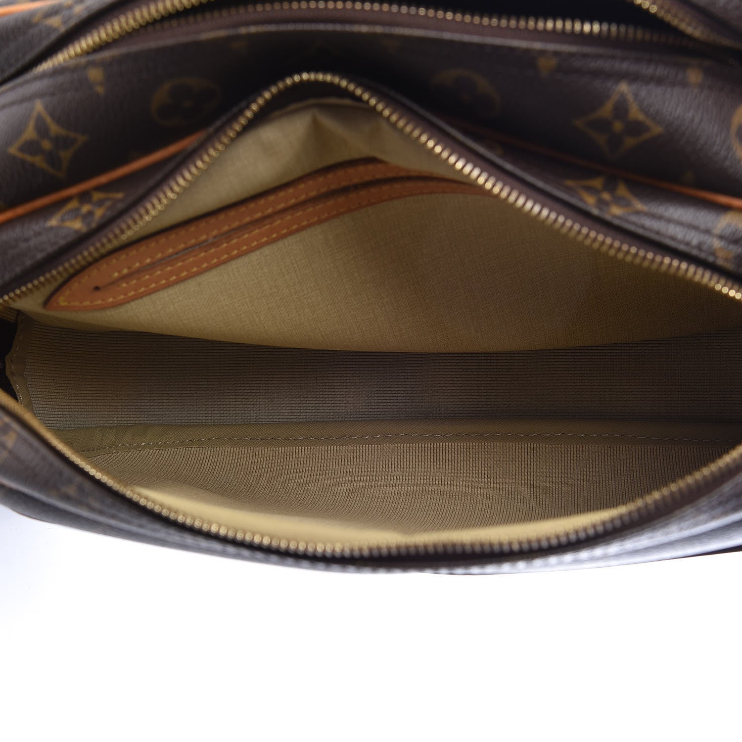 Louis Vuitton Monogram Reporter PM 6 of 10