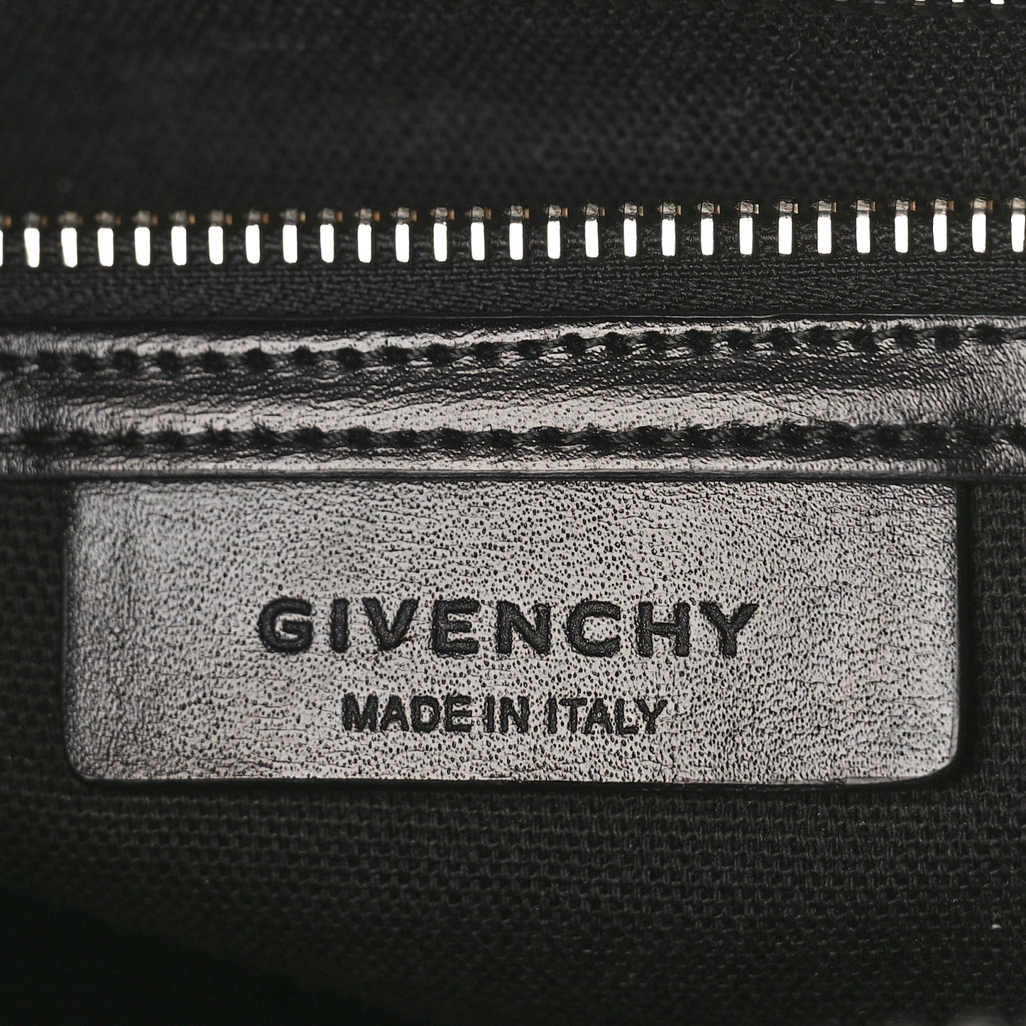 Shiny Lord Calfskin Medium Antigona Black