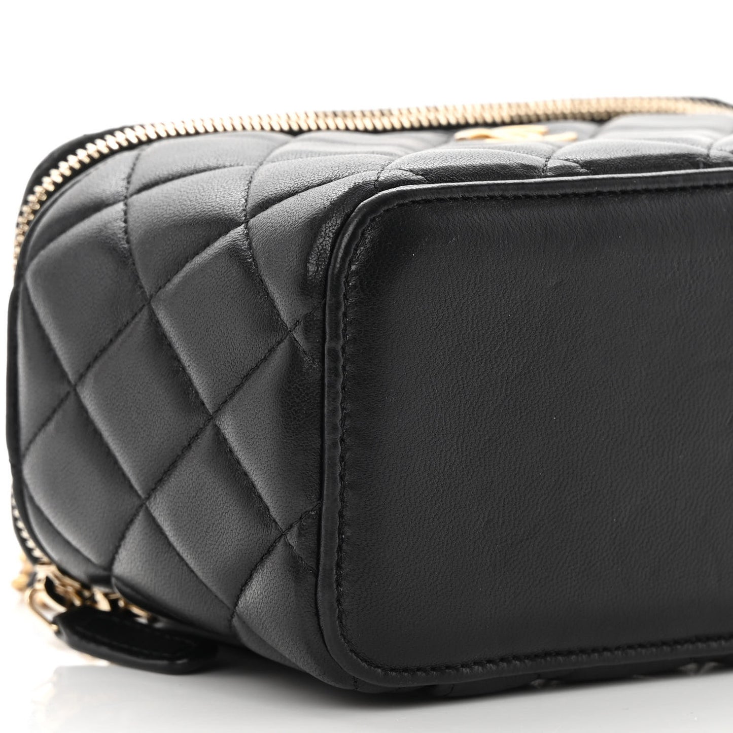 Lambskin Quilted Small Top Handle Vanity Case With Chain Black