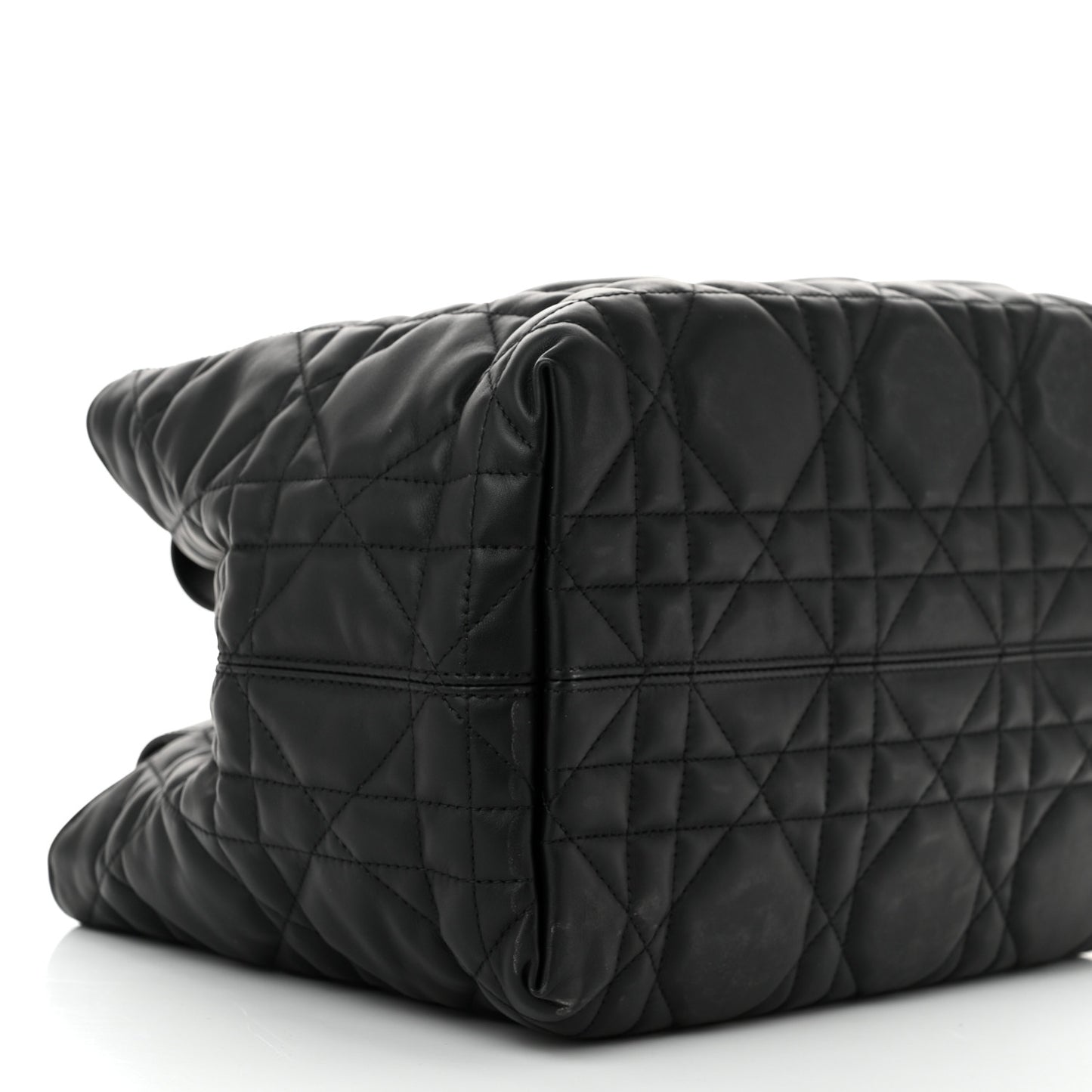 Calfskin Macrocannage Medium Toujours Black