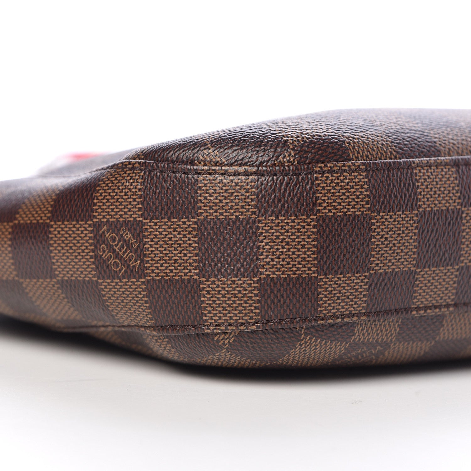 Louis Vuitton Damier Ebene South Bank Besace 5 of 10