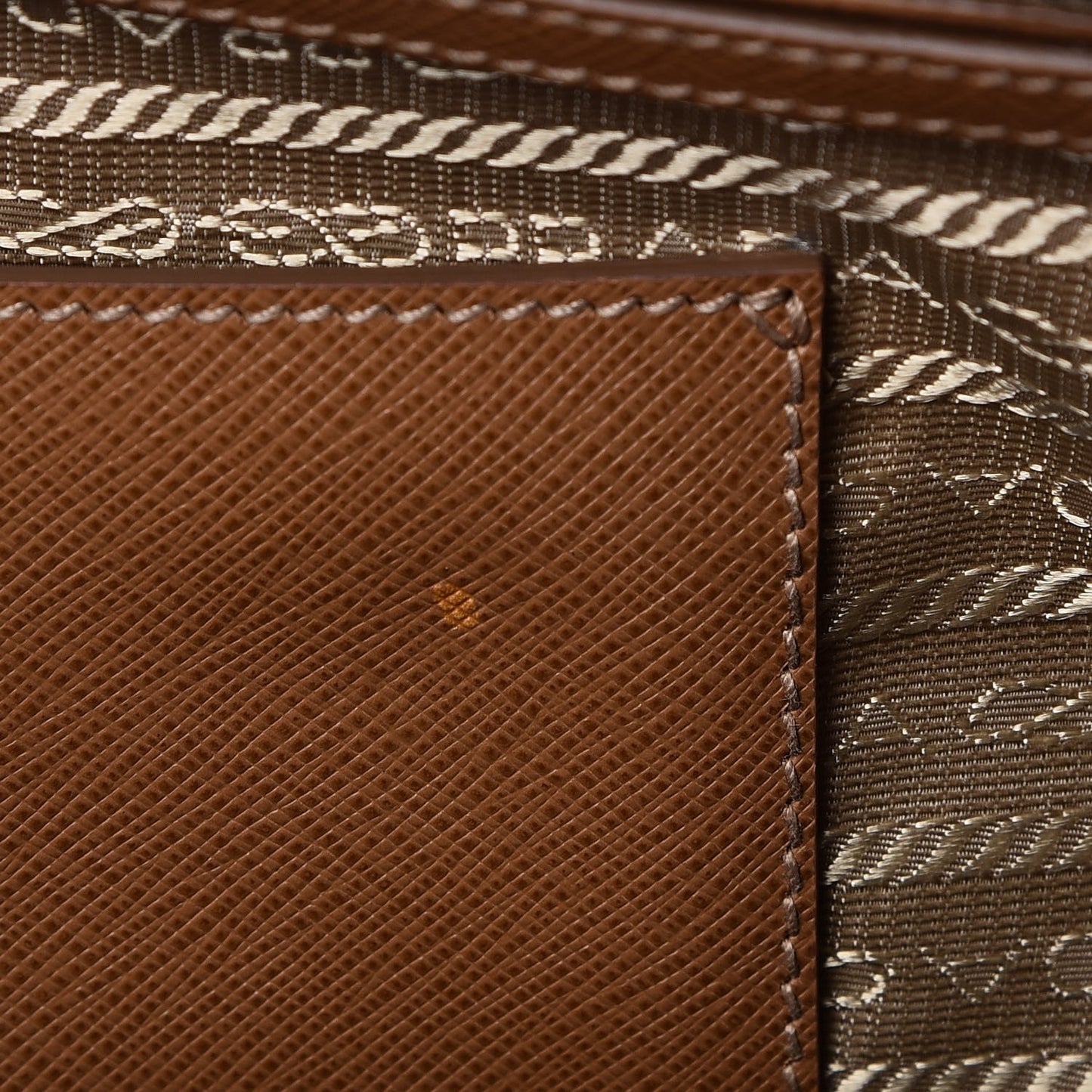 Saffiano Medium Galleria Double Zip Tote Caramel