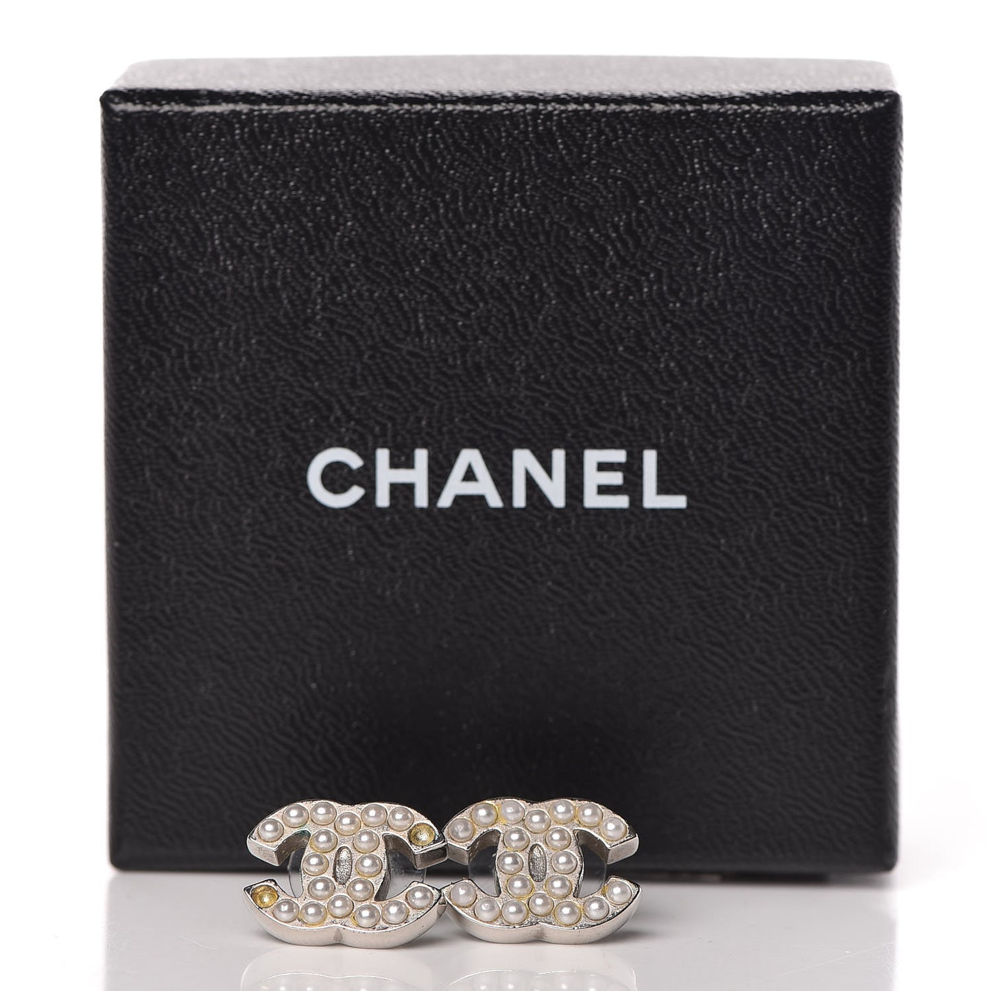 Pearl CC Earrings Silver