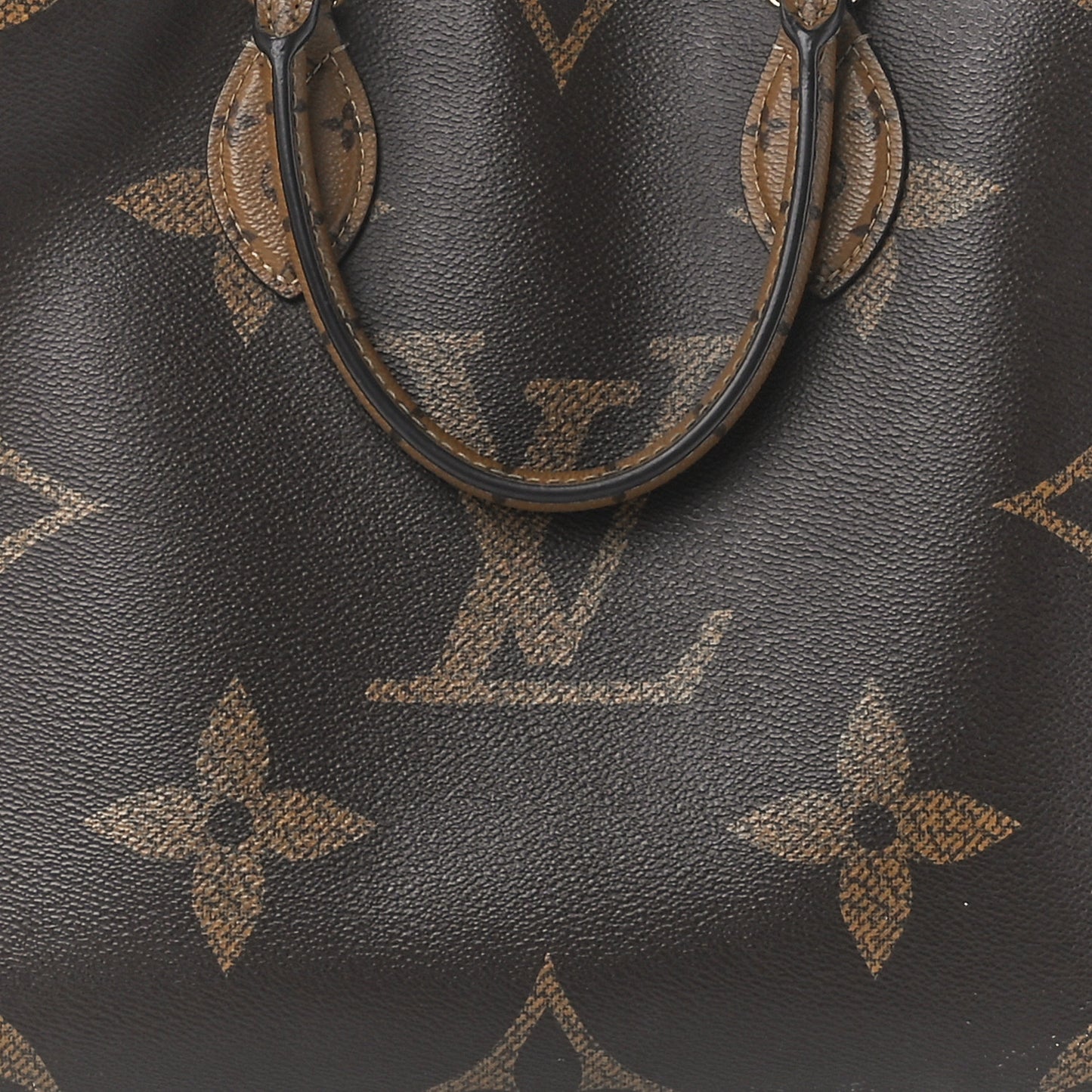 Reverse Monogram Giant Onthego MM