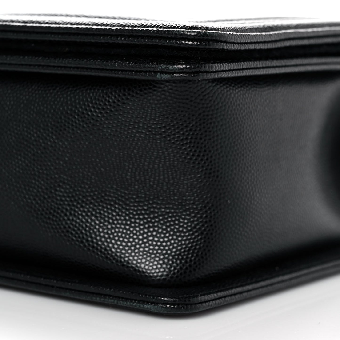 Caviar Quilted New Medium Boy Flap Black