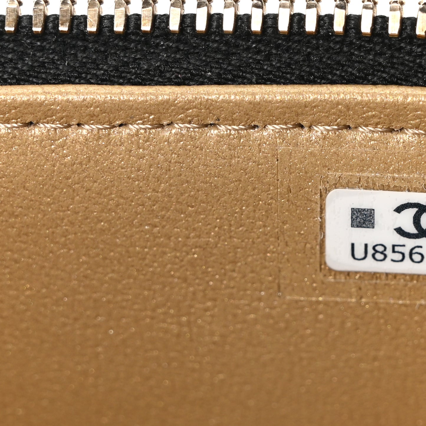 Lambskin Quilted Pearl Crush Small Vanity Case With Chain Black